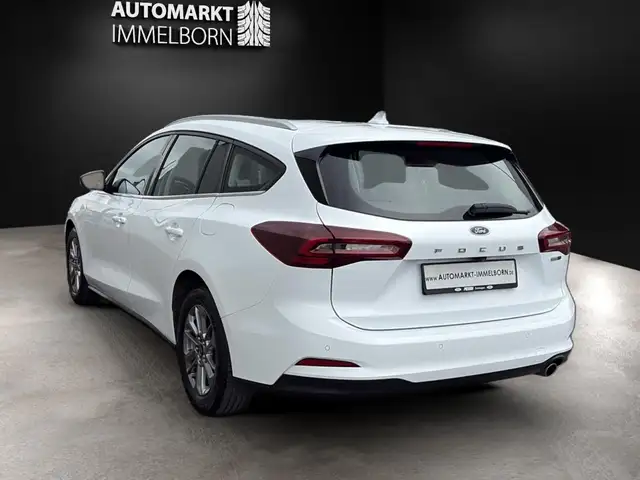 Ford Focus view 5
