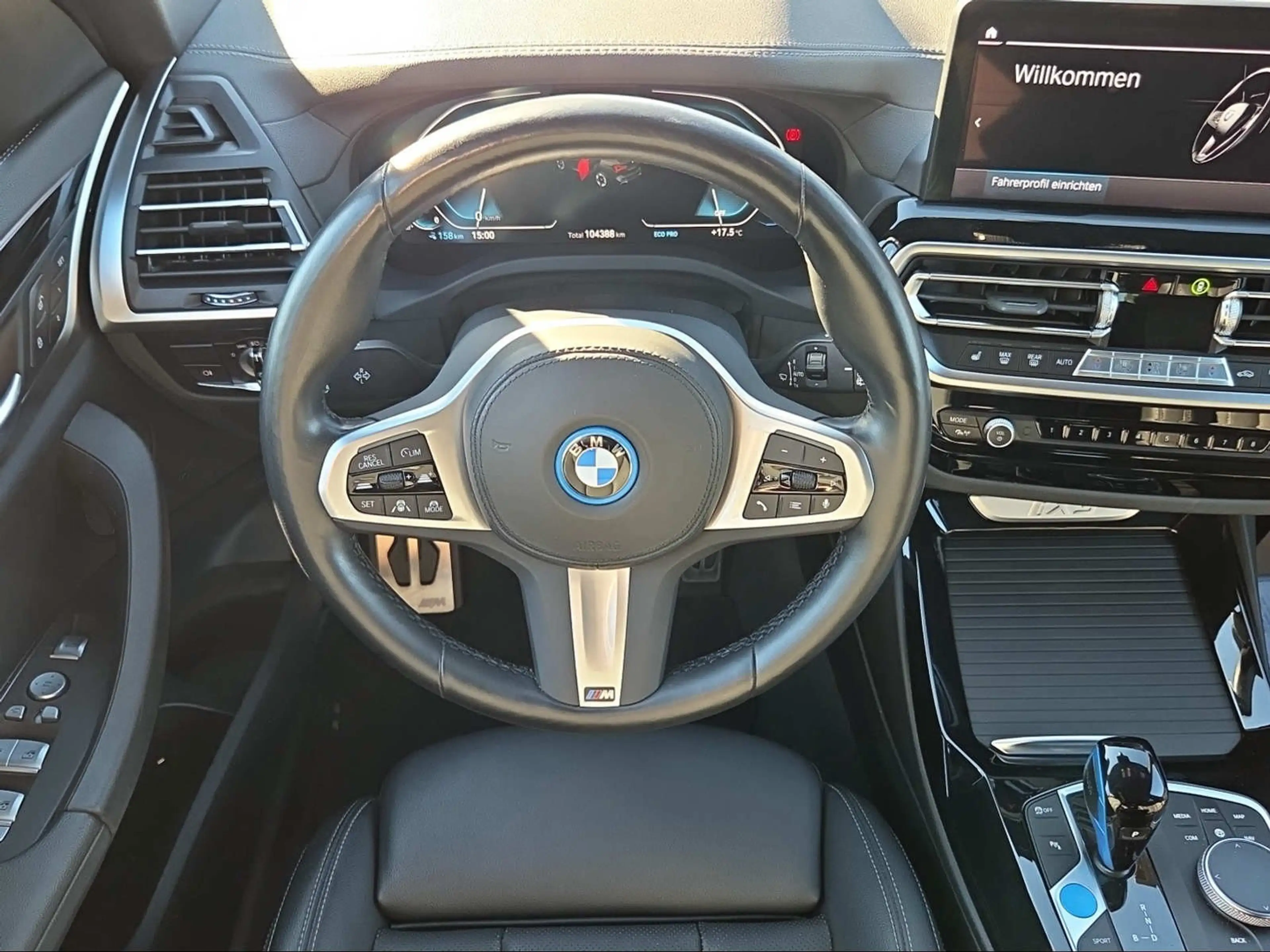 BMW iX3 Inspiring M Shadow Line — photo 15