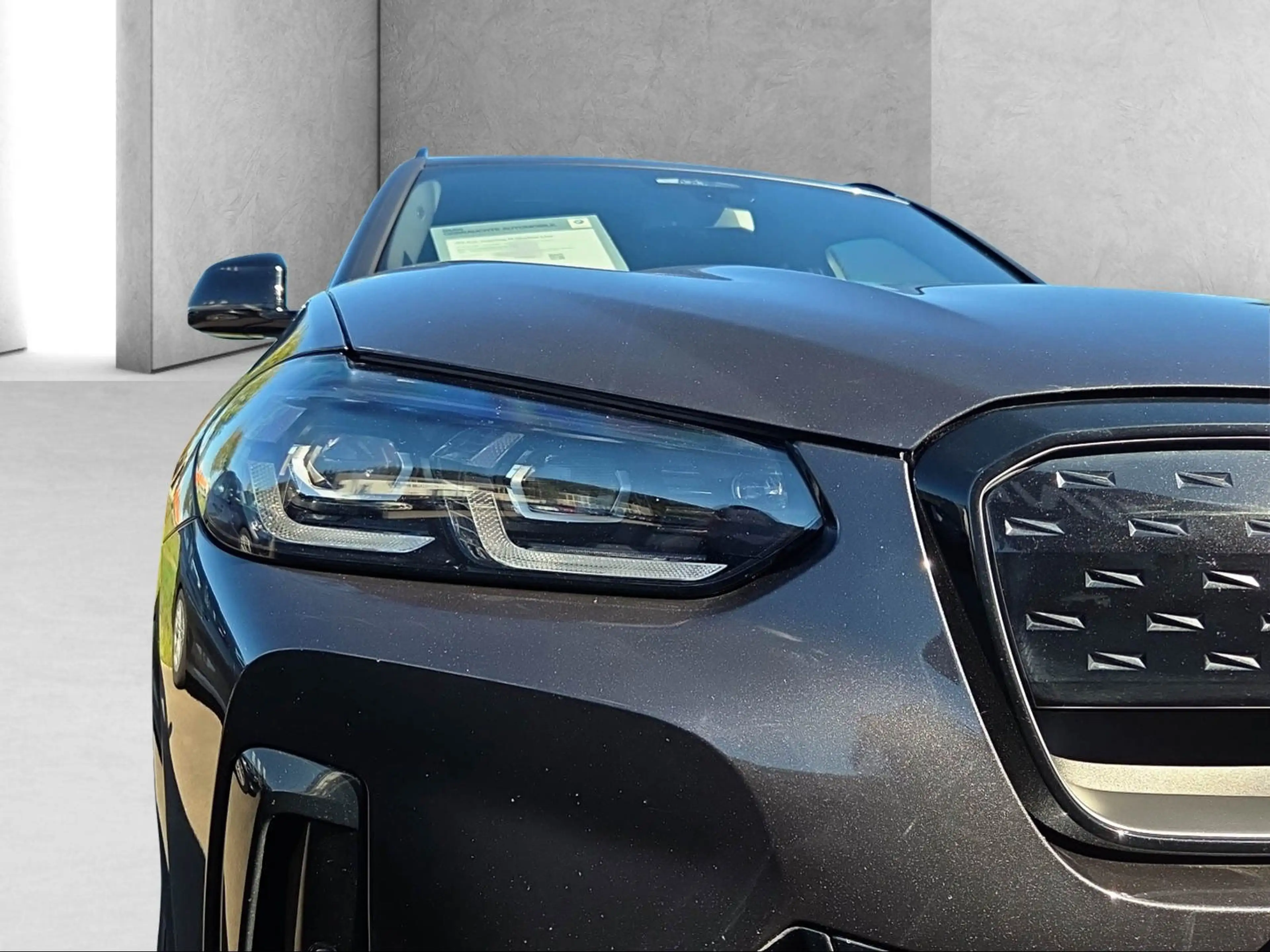 BMW iX3 Inspiring M Shadow Line — photo 12