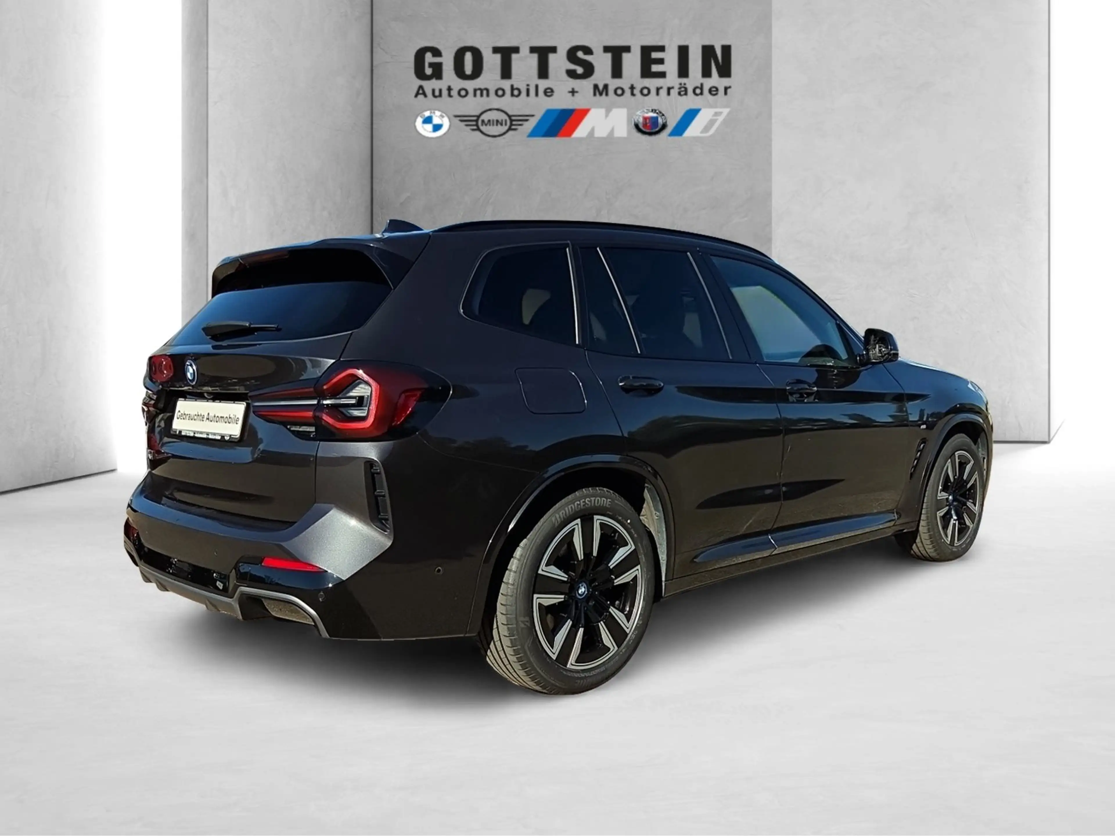 BMW iX3 Inspiring M Shadow Line — photo 9