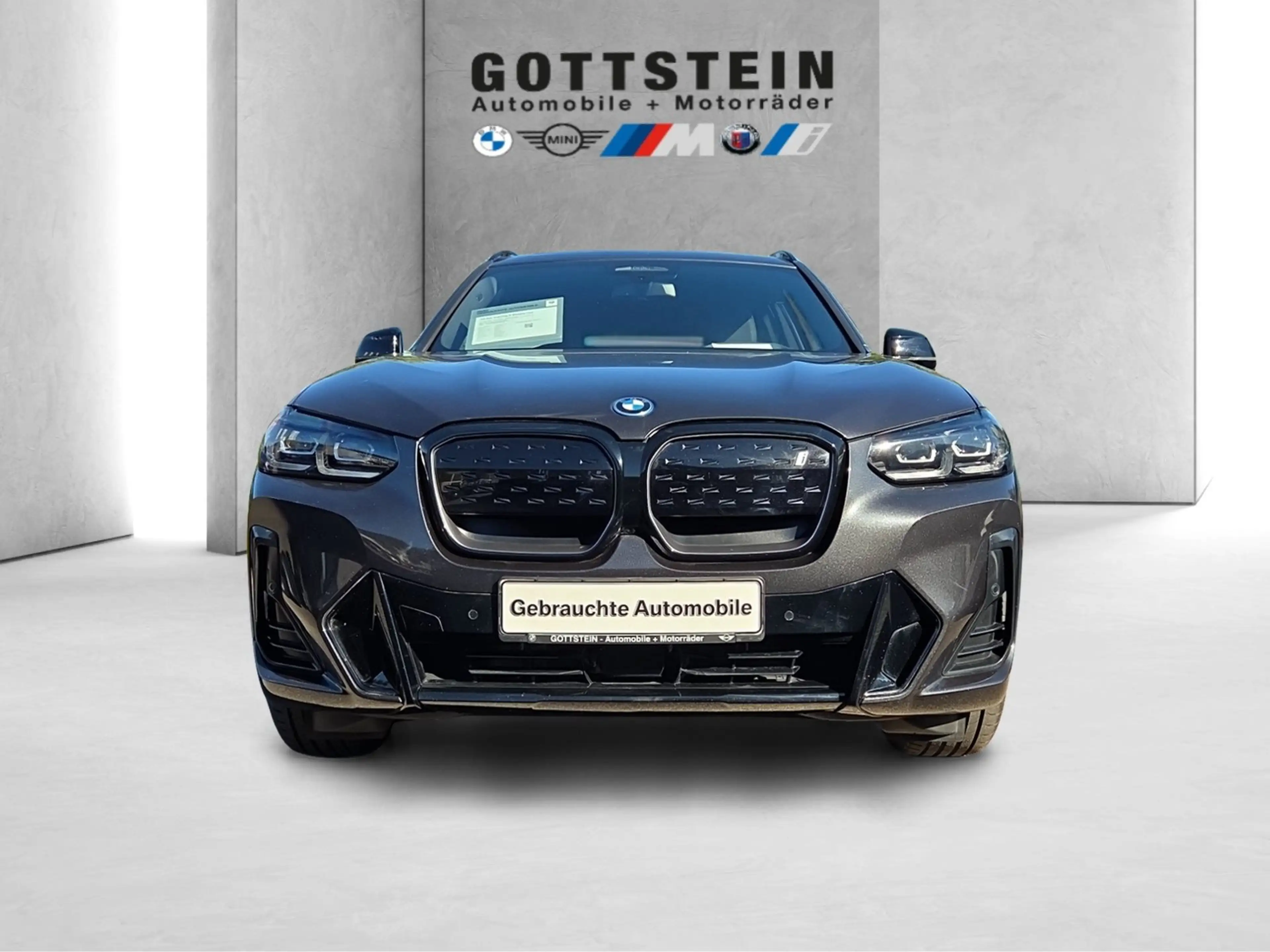 BMW iX3 Inspiring M Shadow Line — photo 3