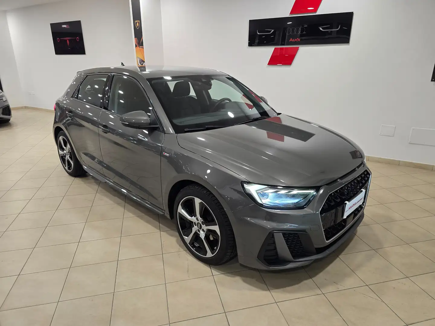 Audi A1 Sportback 30 1.0 tfsi S Line Edition 110cv Gris - 1