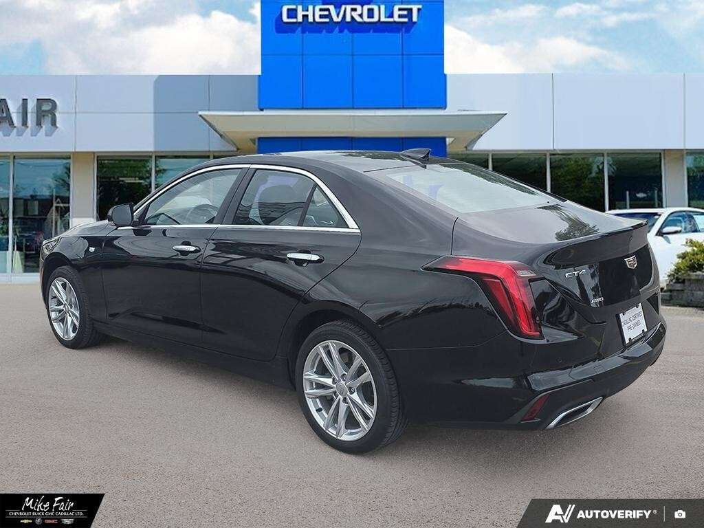 2022 Cadillac CT4 4dr Sdn Luxury — photo 4