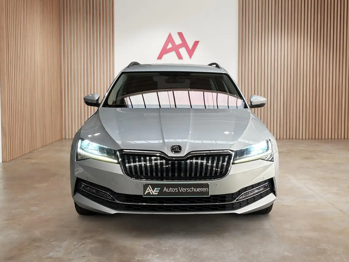 Skoda Superb Combi 1.4 TSI IV Clever PHEV ** Camera | Memory... Zilver - 2