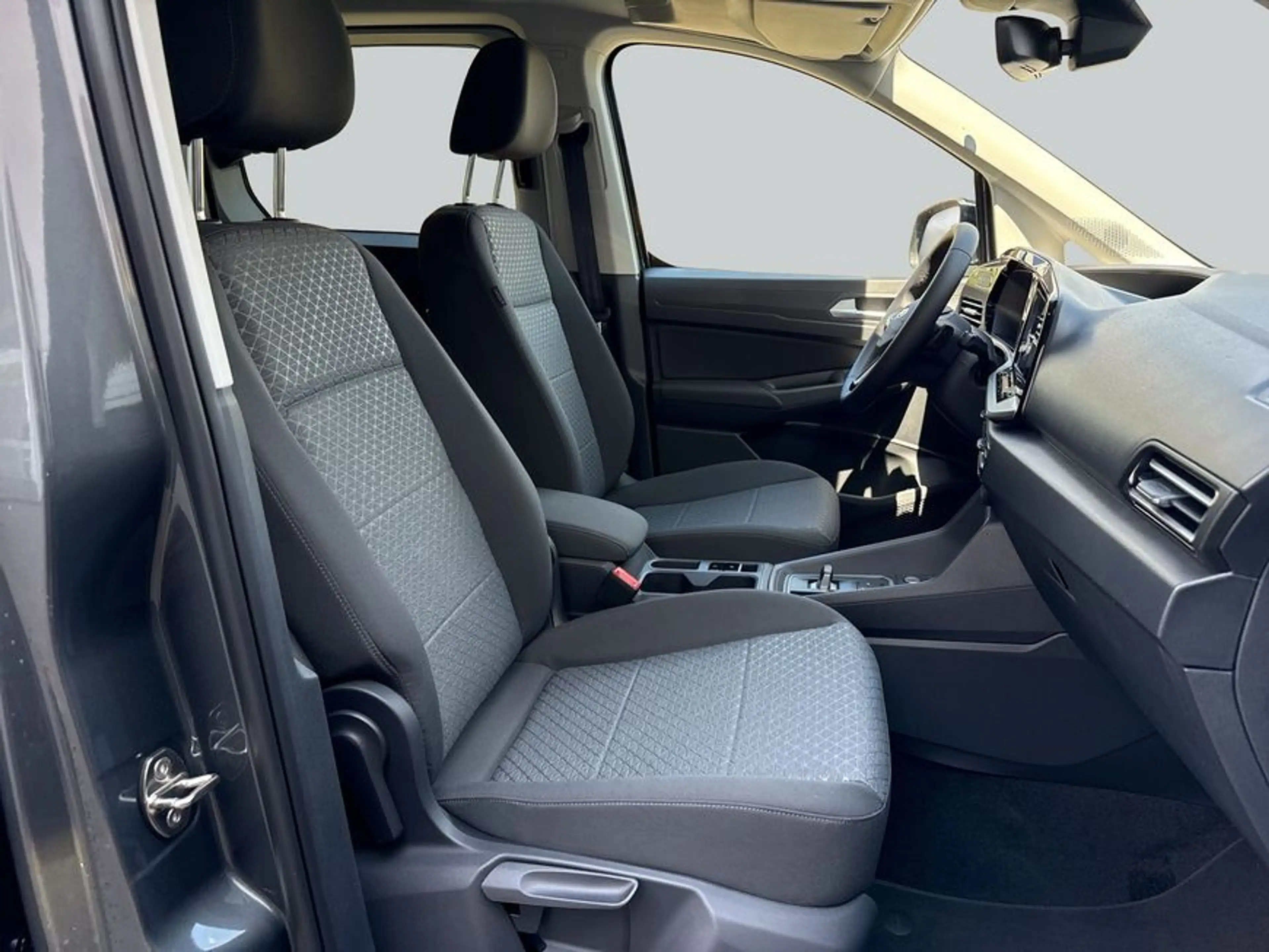 Ford Grand Tourneo Connect 2.0 EcoBlue Aut. TITANIUM 90 — photo 12