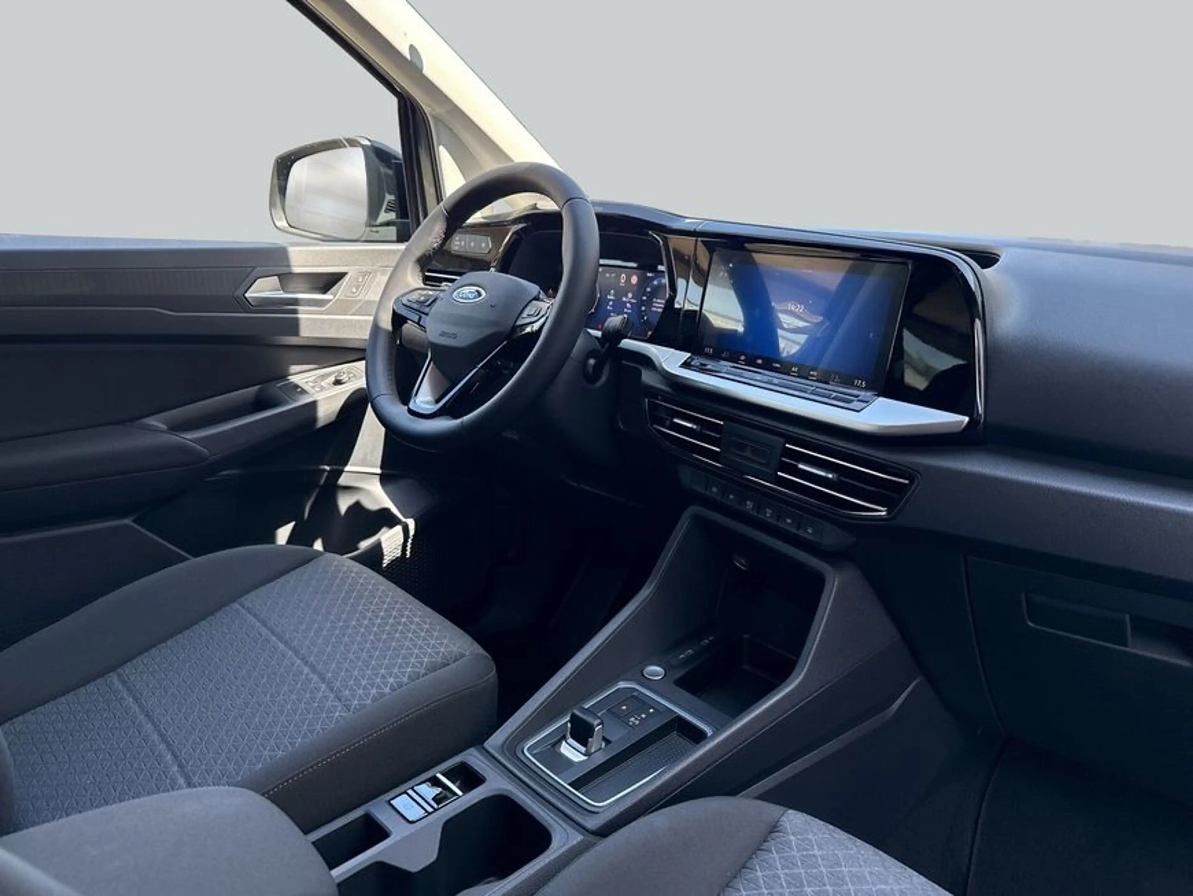 Ford Grand Tourneo Connect 2.0 EcoBlue Aut. TITANIUM 90 — photo 15