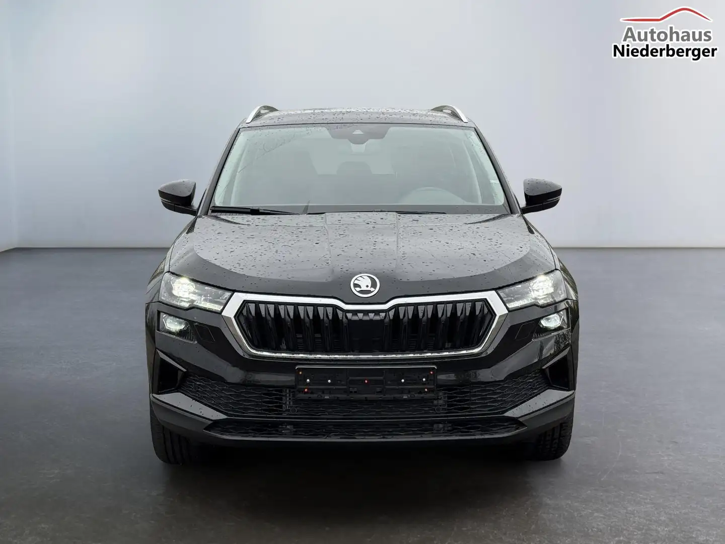 Skoda Karoq 1.5 TSI DSG Top Selection 2Zoklima 2xEinparkhil... Schwarz - 2