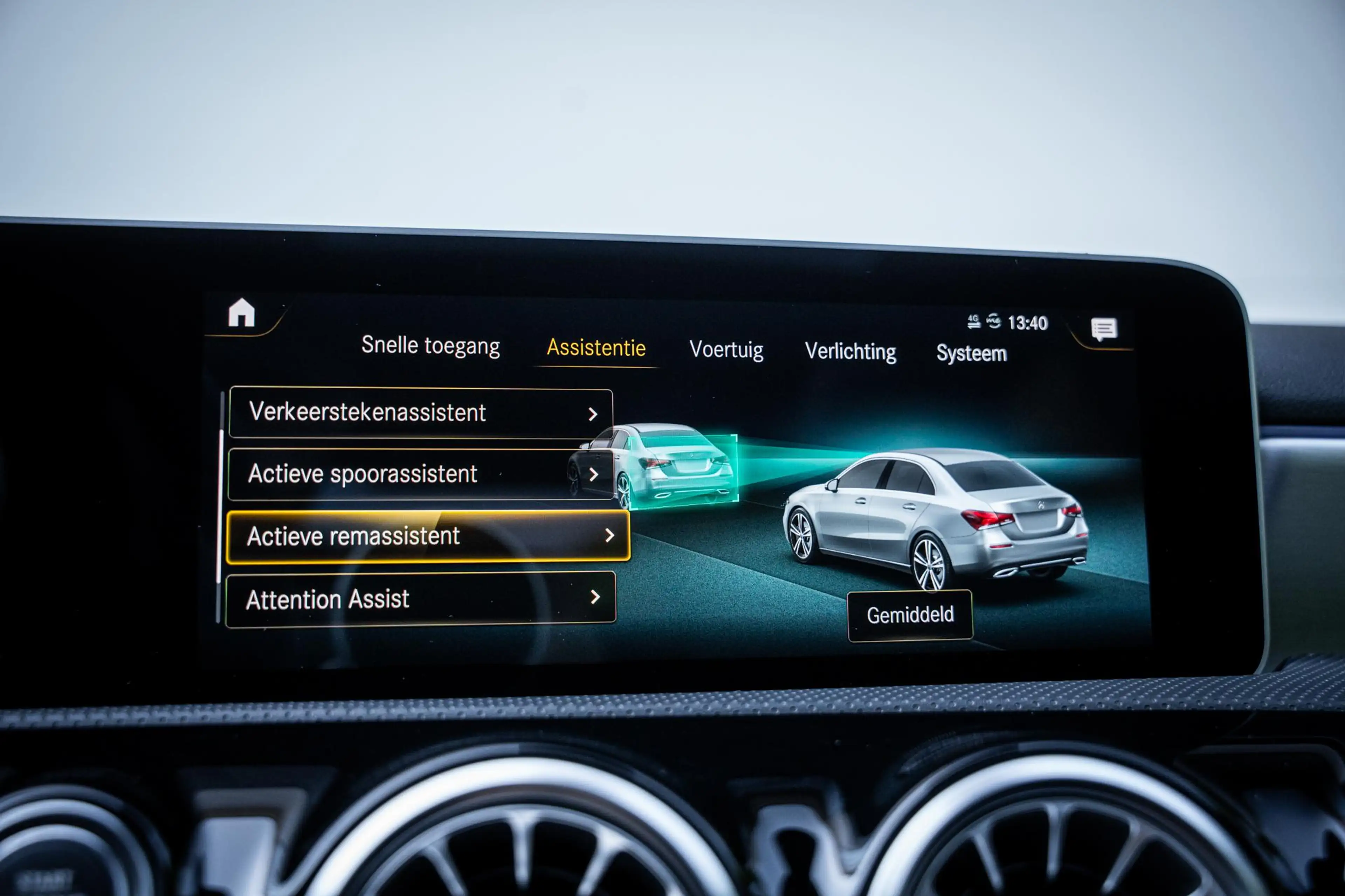 Mercedes-Benz A 200 AMG Launch Edition |Pano-dak|Sfeerverl.|Camera|Dea — photo 29