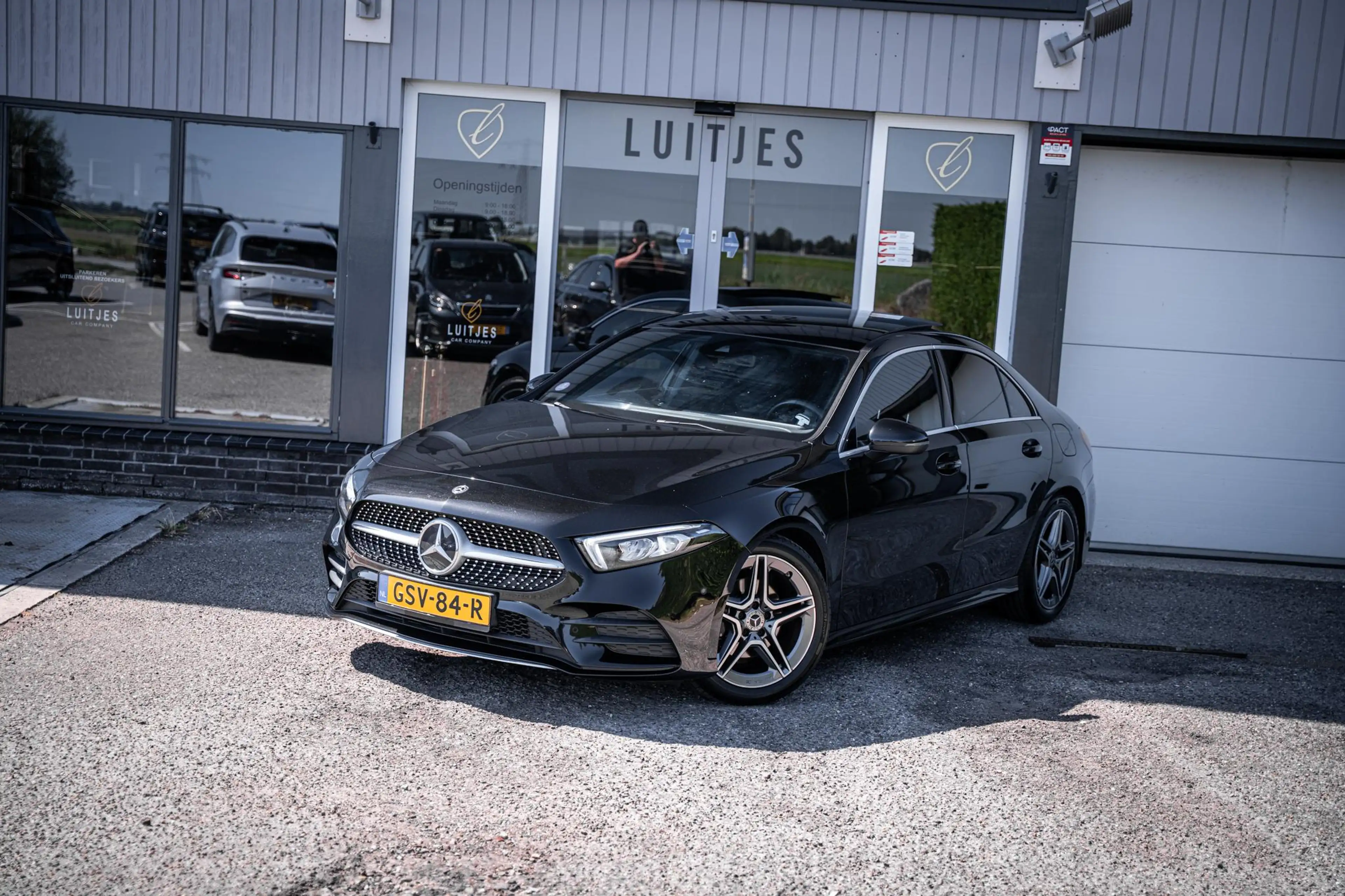 Mercedes-Benz A 200 AMG Launch Edition |Pano-dak|Sfeerverl.|Camera|Dea — photo 17