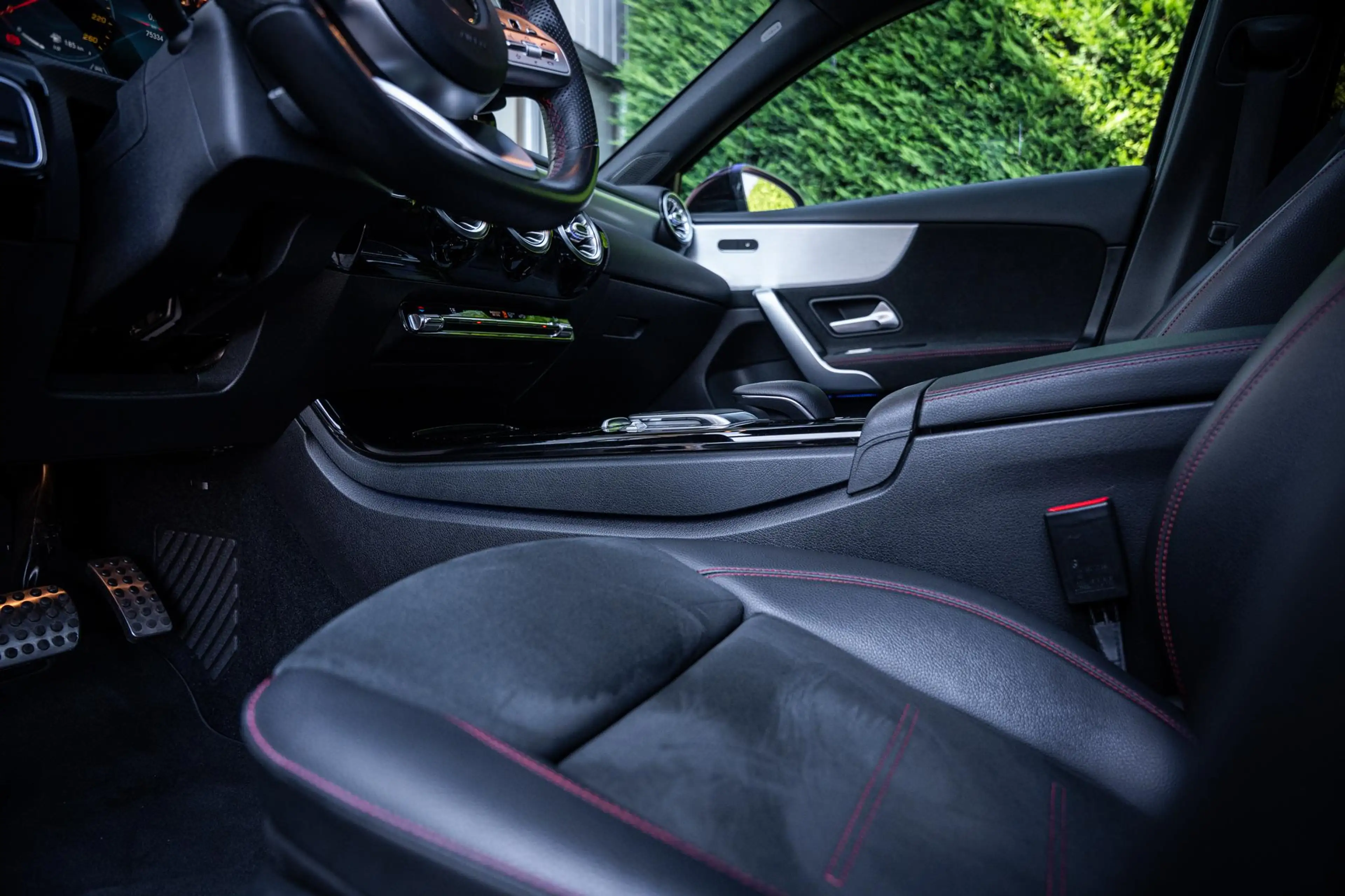 Mercedes-Benz A 200 AMG Launch Edition |Pano-dak|Sfeerverl.|Camera|Dea — photo 34