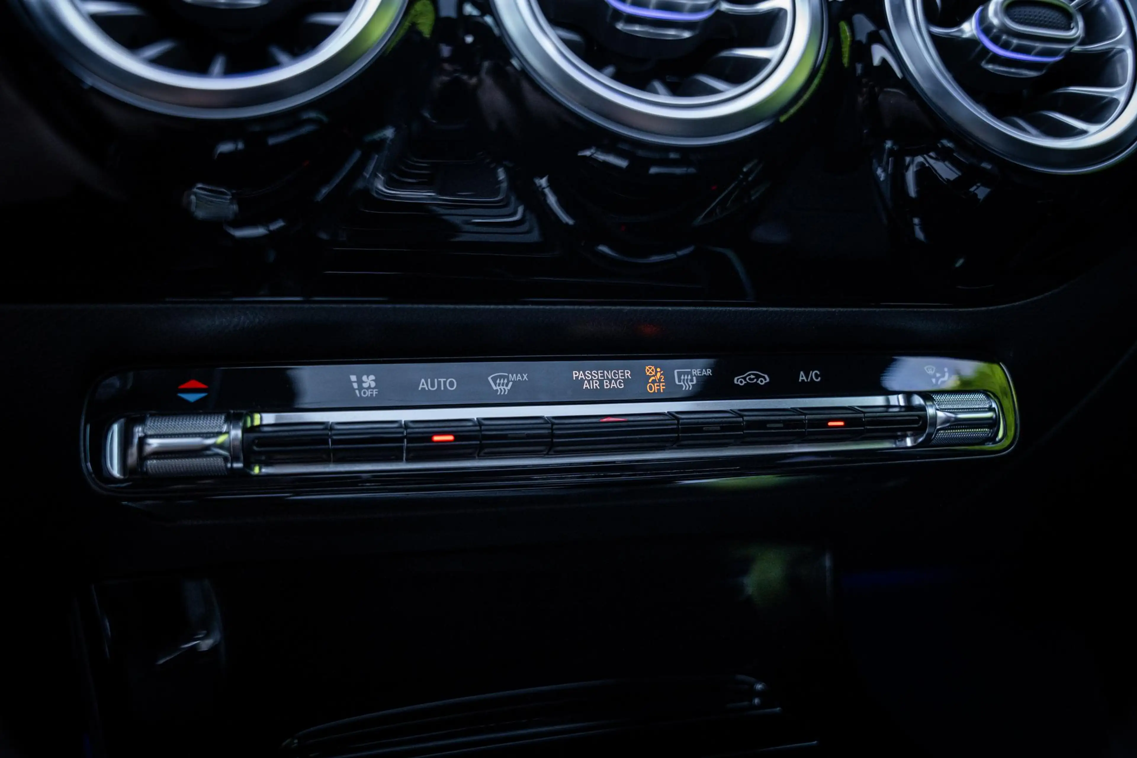 Mercedes-Benz A 200 AMG Launch Edition |Pano-dak|Sfeerverl.|Camera|Dea — photo 30