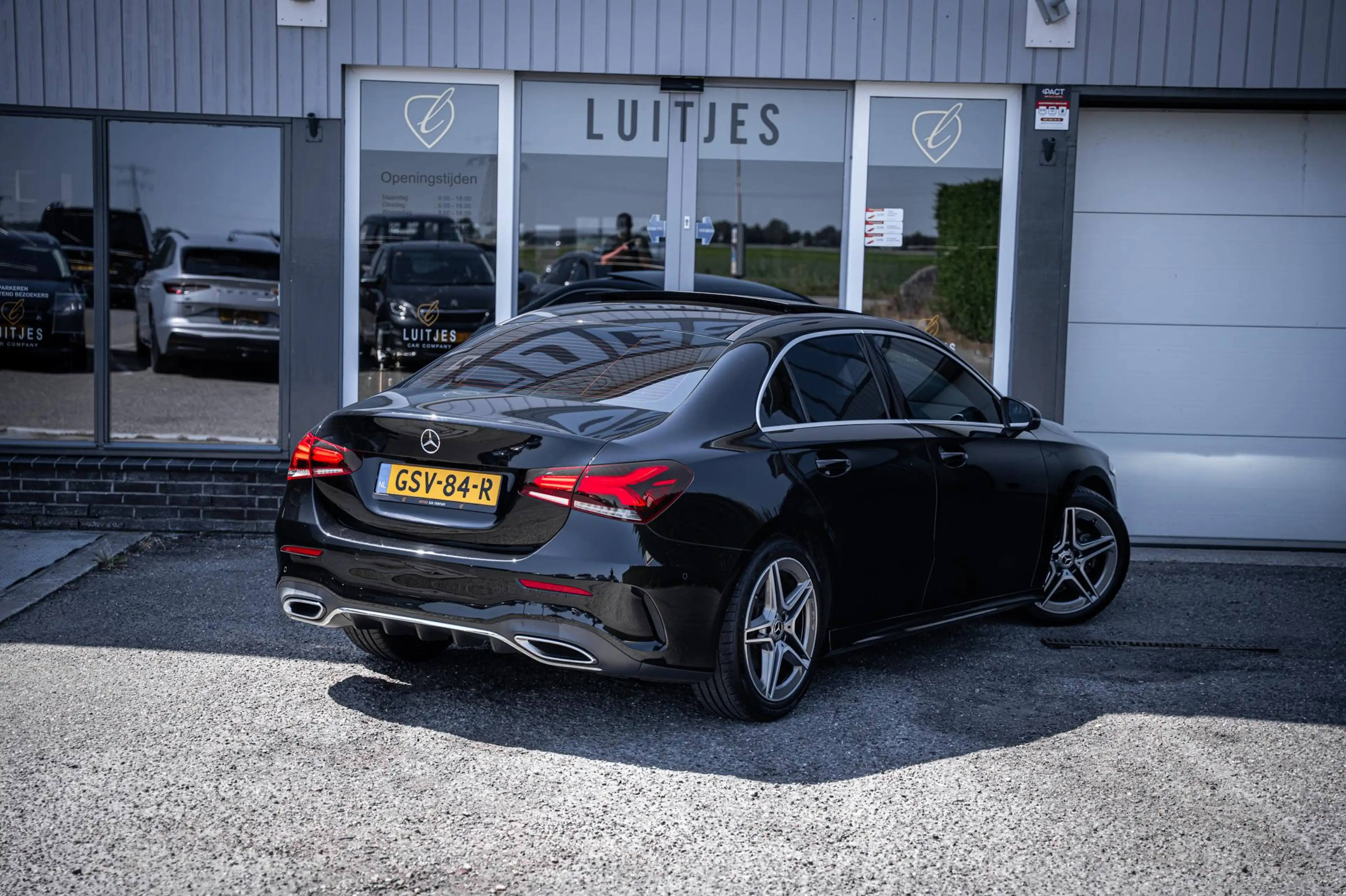 Mercedes-Benz A 200 AMG Launch Edition |Pano-dak|Sfeerverl.|Camera|Dea — photo 16