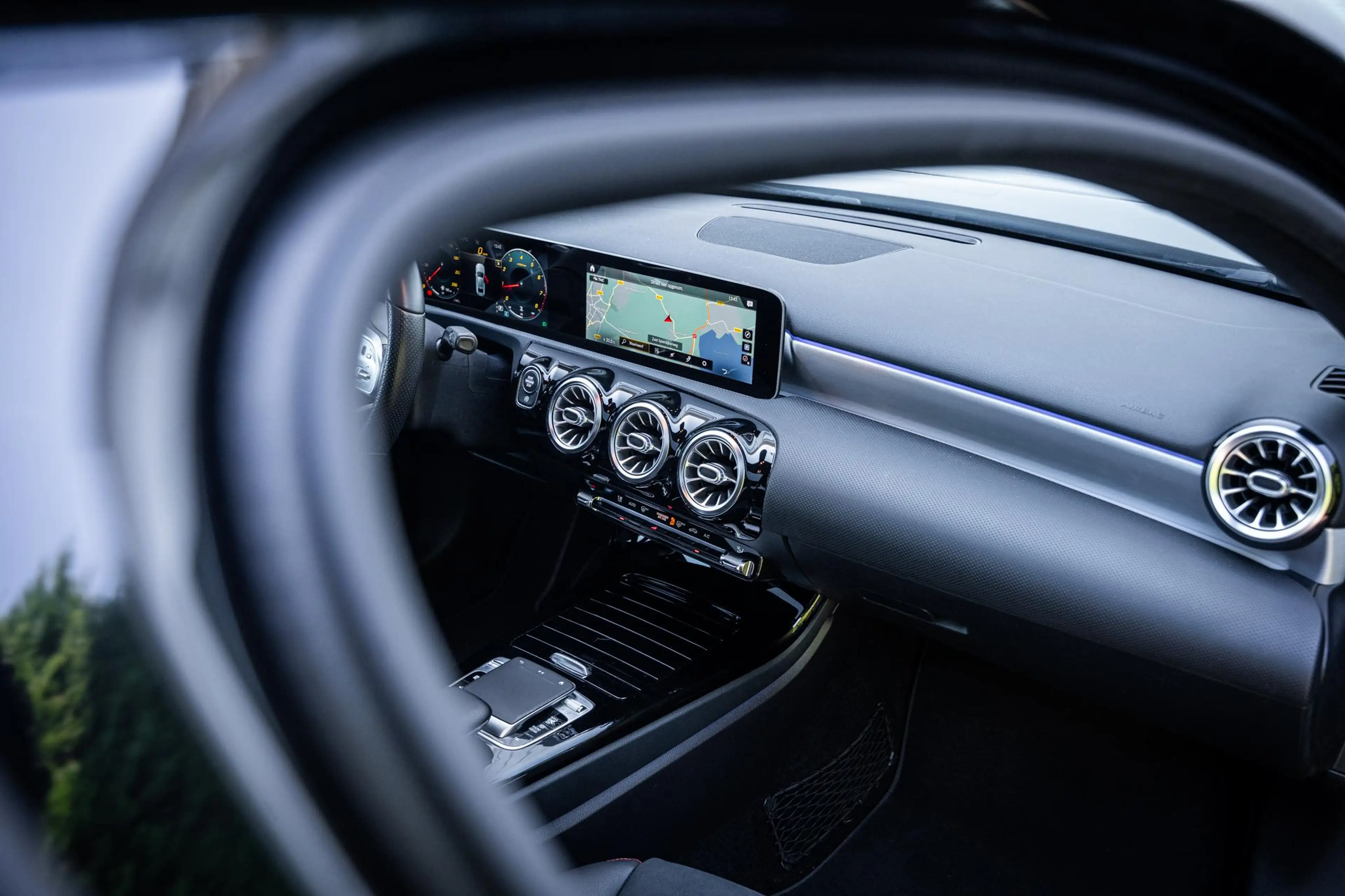 Mercedes-Benz A 200 AMG Launch Edition |Pano-dak|Sfeerverl.|Camera|Dea — photo 37