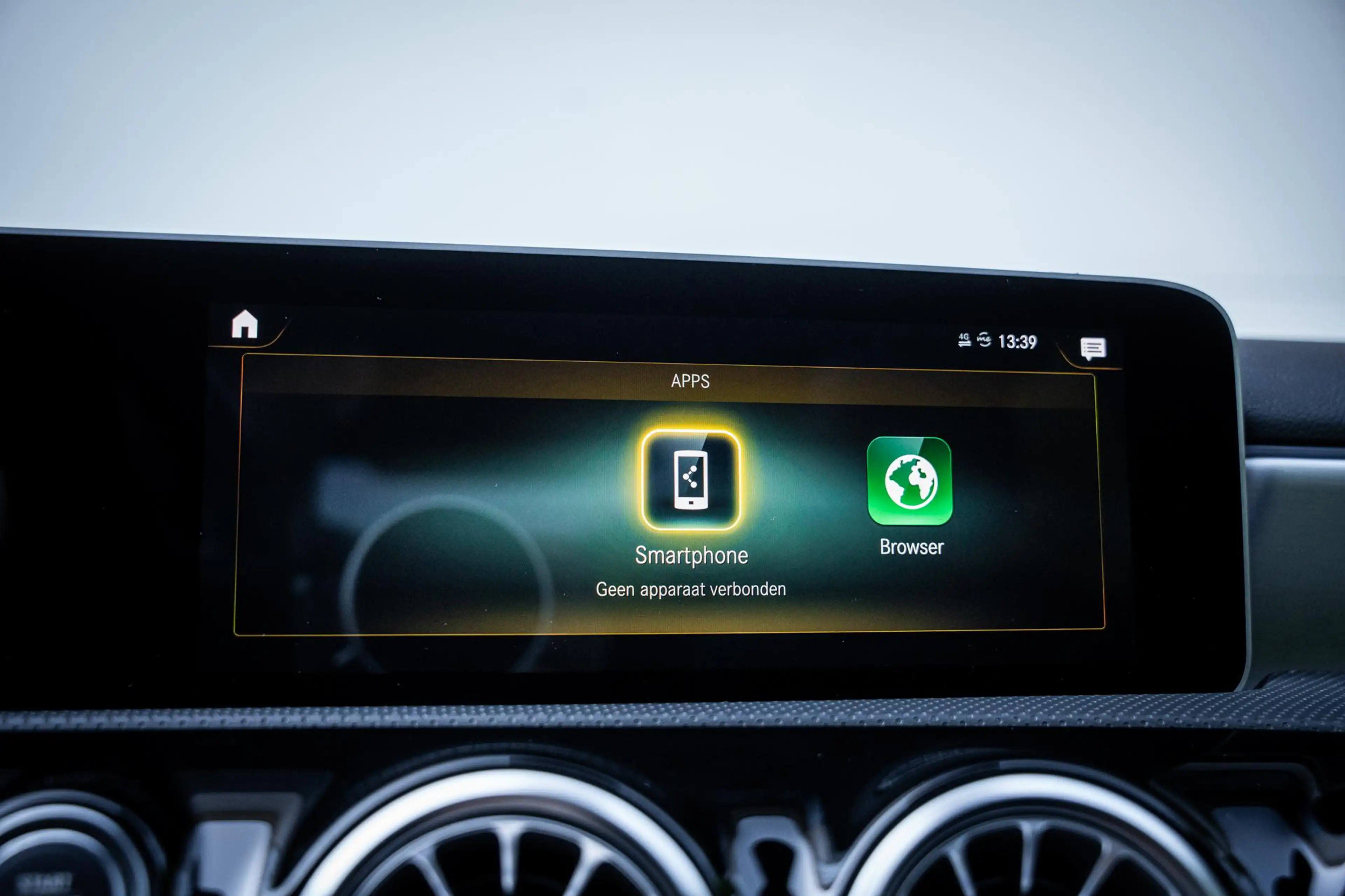 Mercedes-Benz A 200 AMG Launch Edition |Pano-dak|Sfeerverl.|Camera|Dea — photo 28