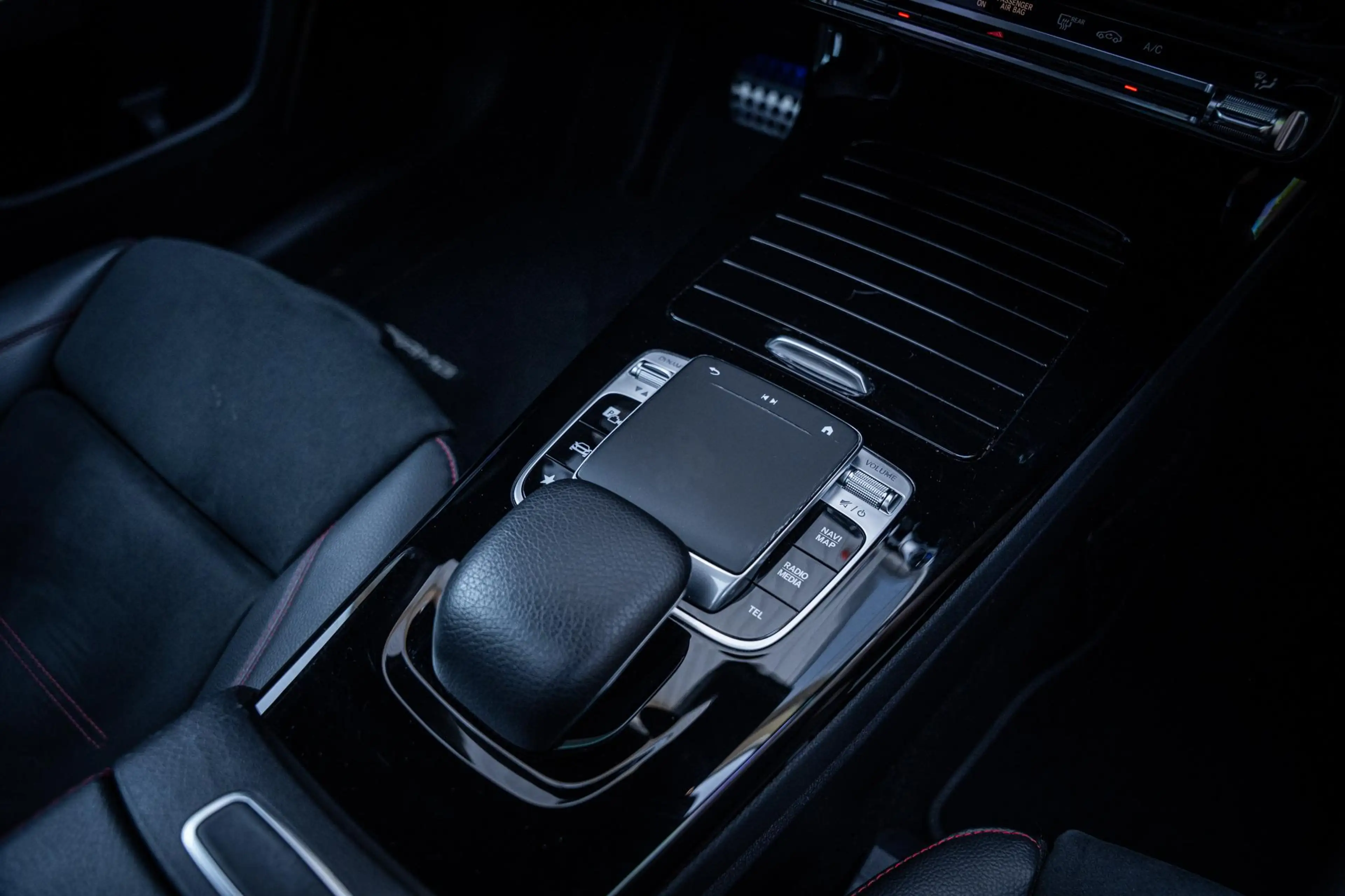 Mercedes-Benz A 200 AMG Launch Edition |Pano-dak|Sfeerverl.|Camera|Dea — photo 32