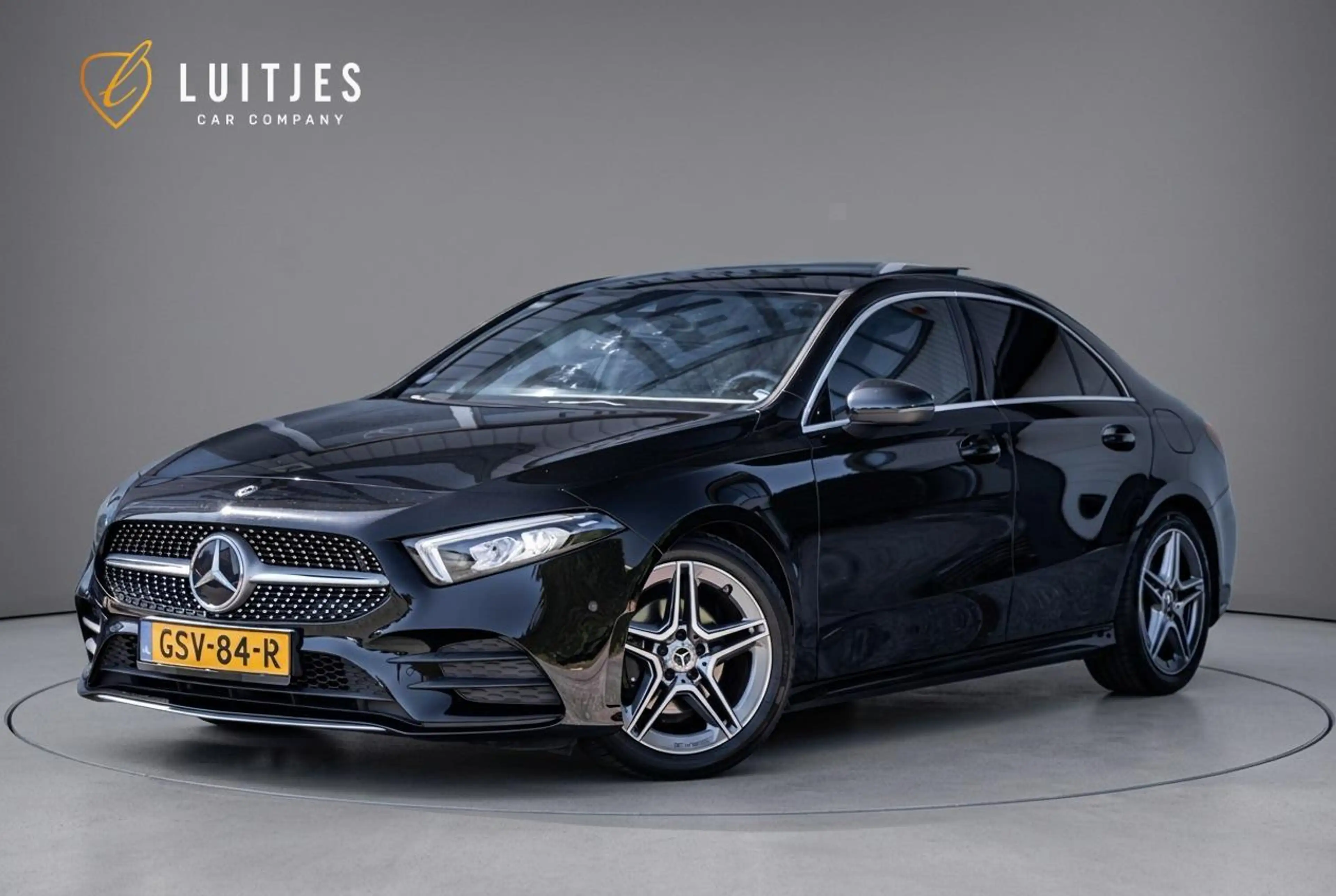 Mercedes-Benz A 200 AMG Launch Edition |Pano-dak|Sfeerverl.|Camera|Dea