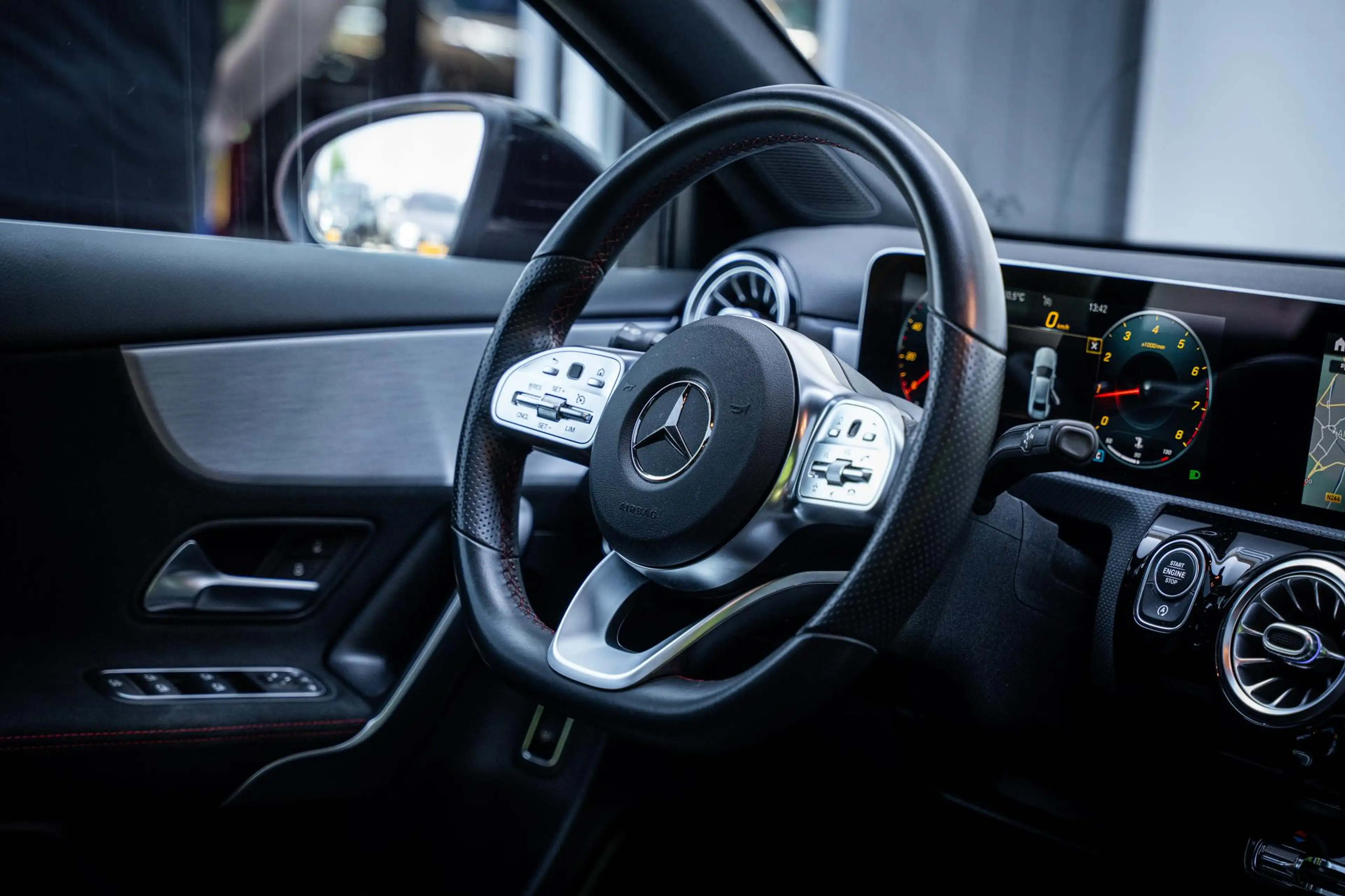 Mercedes-Benz A 200 AMG Launch Edition |Pano-dak|Sfeerverl.|Camera|Dea — photo 39