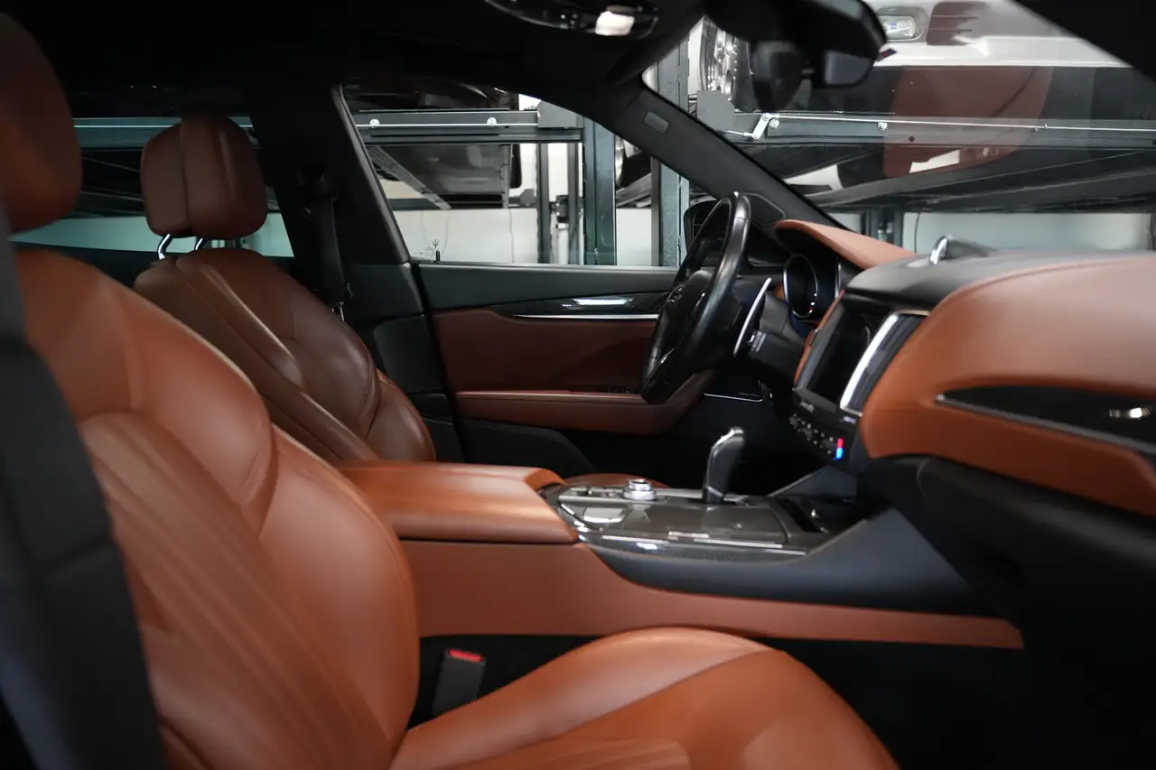 Maserati Levante снимка Maserati Levante