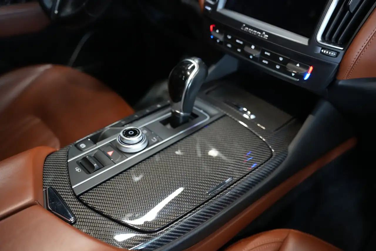 Maserati Levante снимка Maserati Levante
