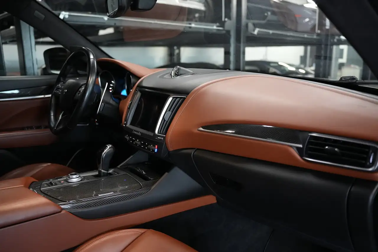 Maserati Levante снимка Maserati Levante