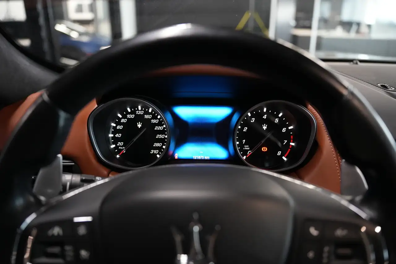 Maserati Levante снимка Maserati Levante
