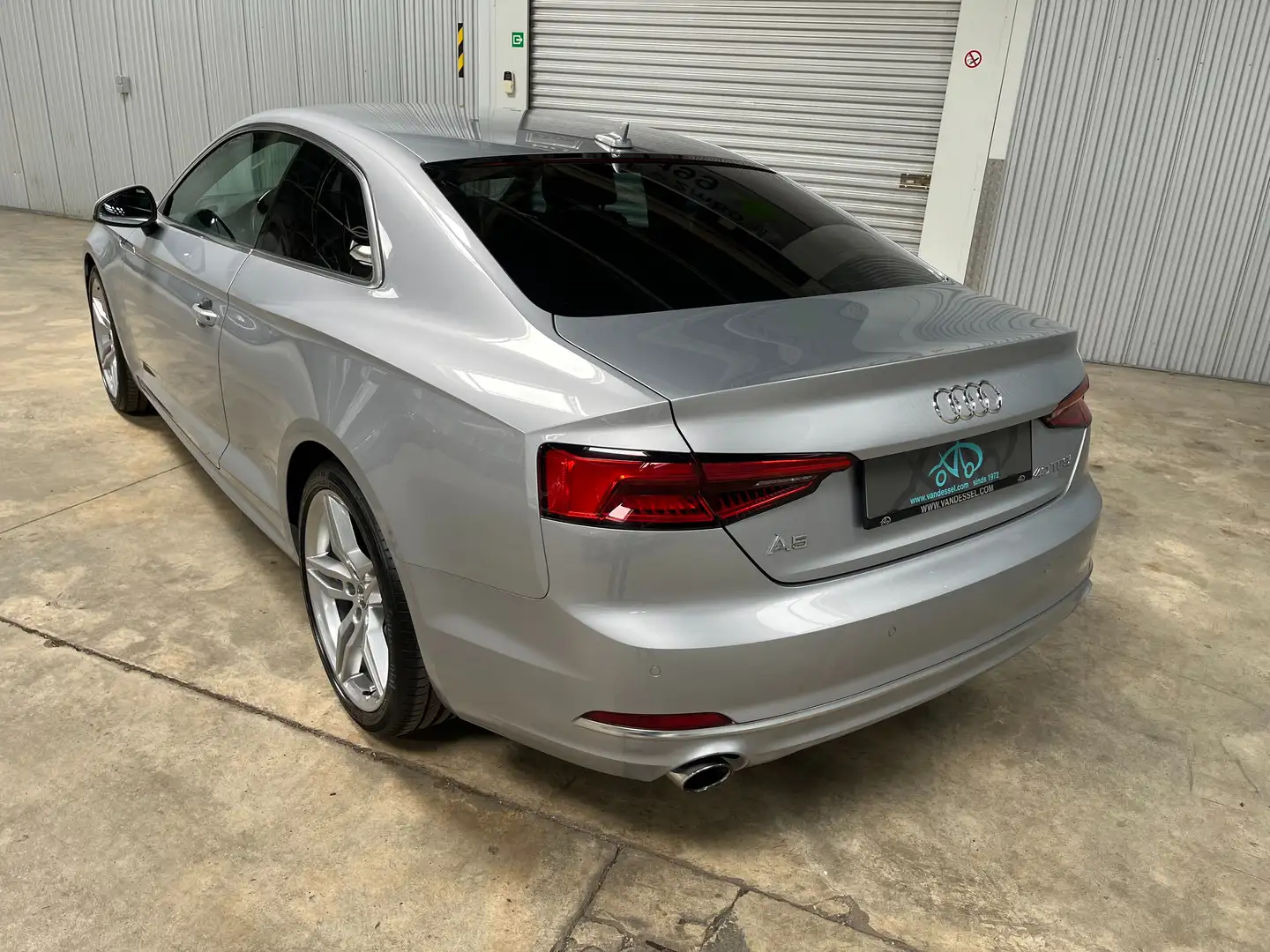 Audi A5 2.0 TFSI Ultra Sport Navi PDC Zilver - 2