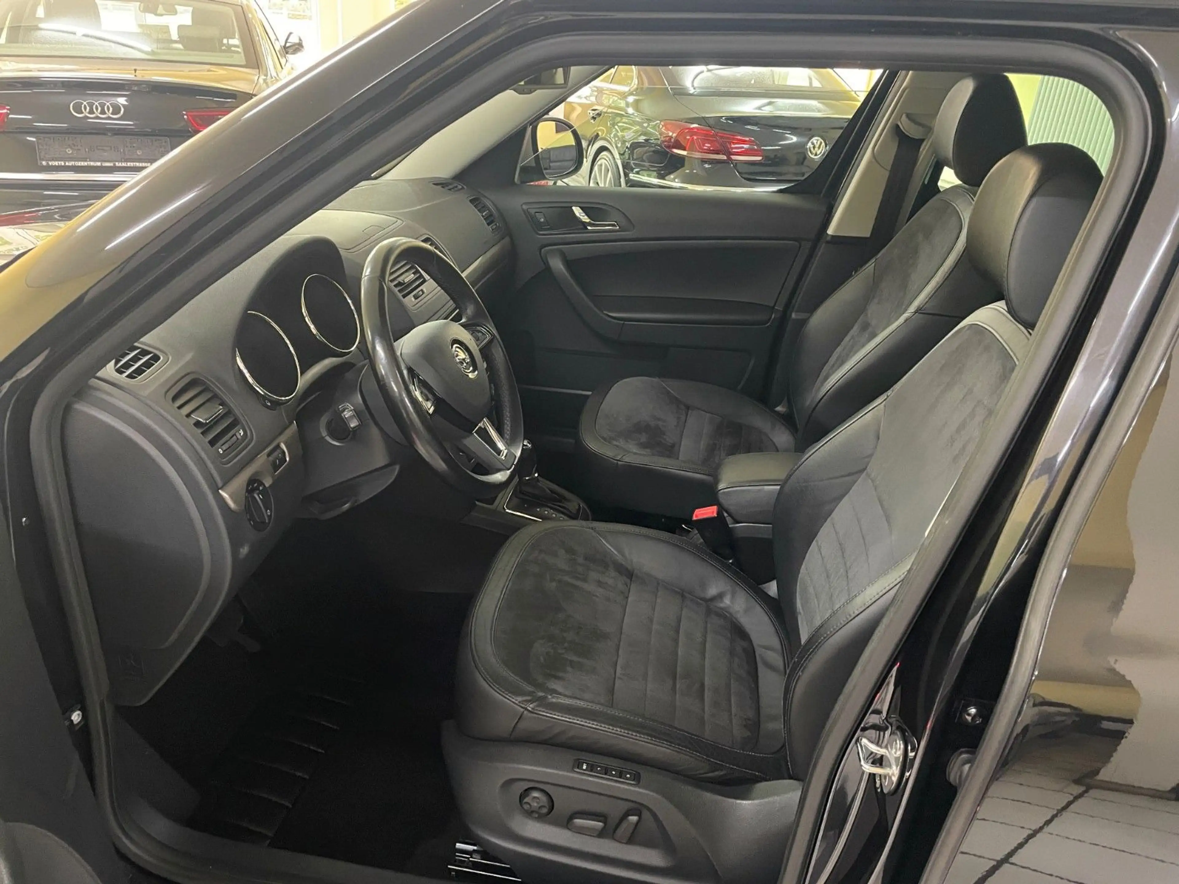 Skoda Yeti Elegance Outdoor 4x4 DSG, Navi,Xenon,AHK — photo 11