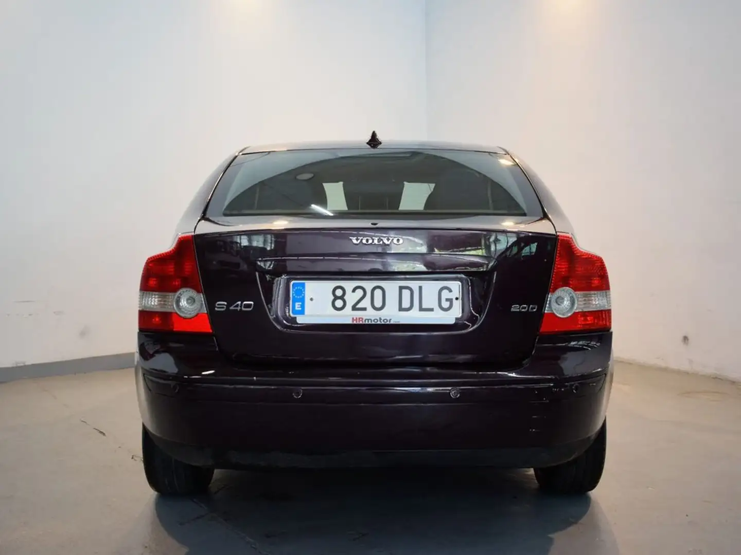 Volvo S40 2.0D Momentum Burdeos - 2