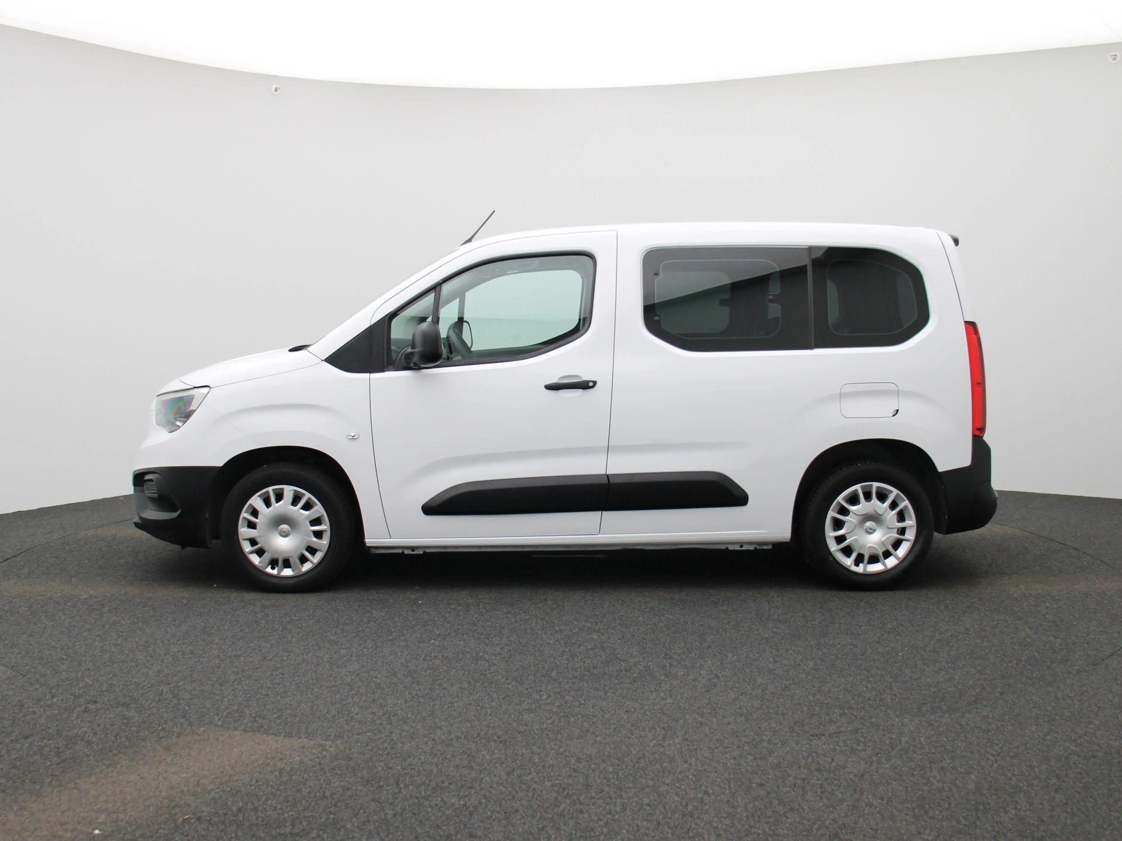 Opel Combo Life 1.5 Turbo D 100 MT6 Edition | PDC A | Bluetooth | — photo 5