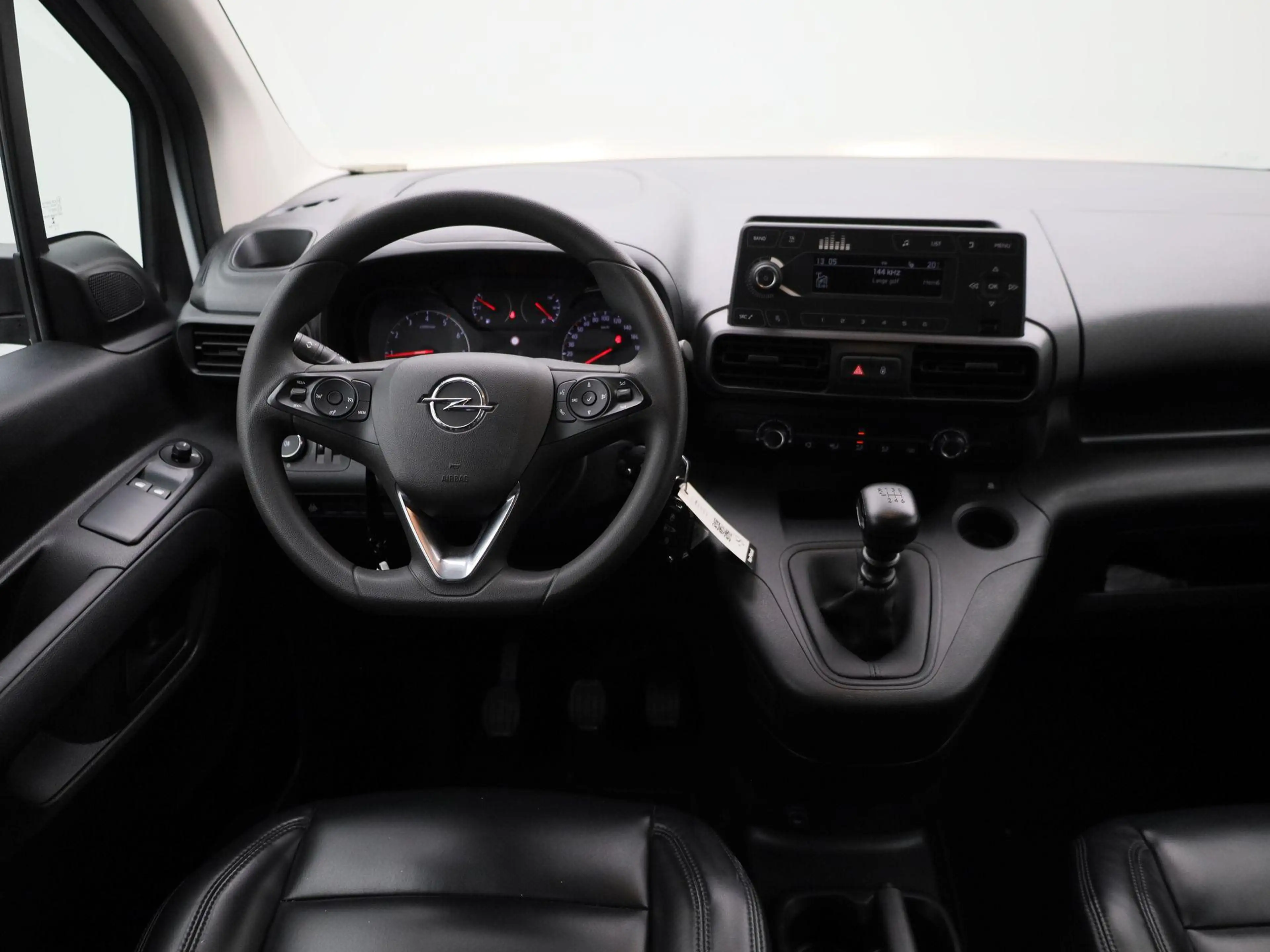Opel Combo Life 1.5 Turbo D 100 MT6 Edition | PDC A | Bluetooth | — photo 9