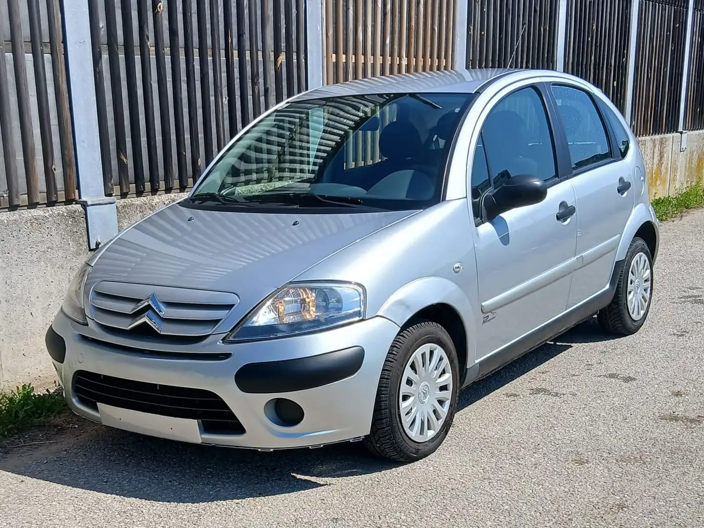 Citroen C3 1,4 HDi First 2 *PICKERL*1.HAND*KLIMA* Gris - 2