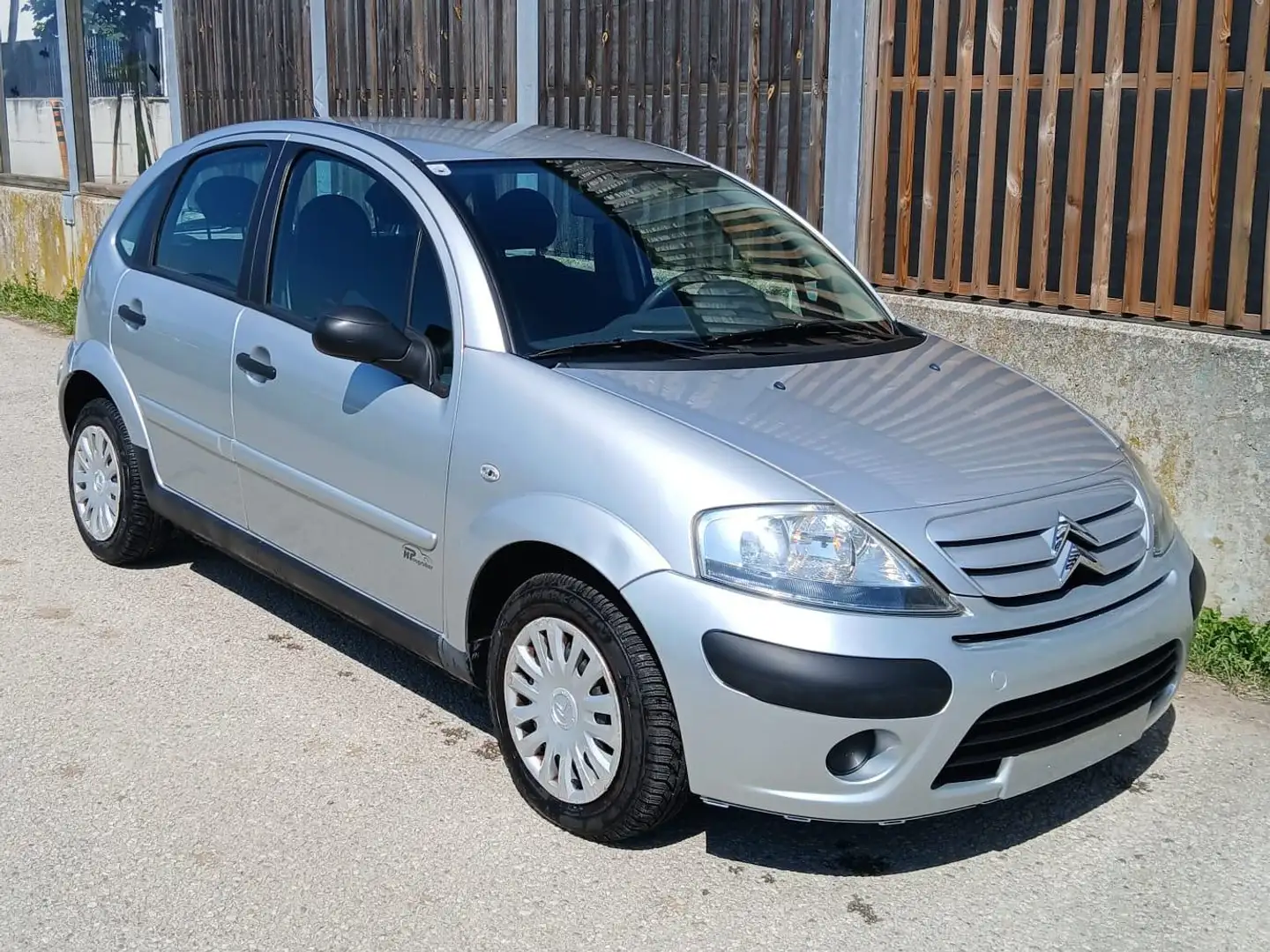 Citroen C3 1,4 HDi First 2 *PICKERL*1.HAND*KLIMA* Gris - 1