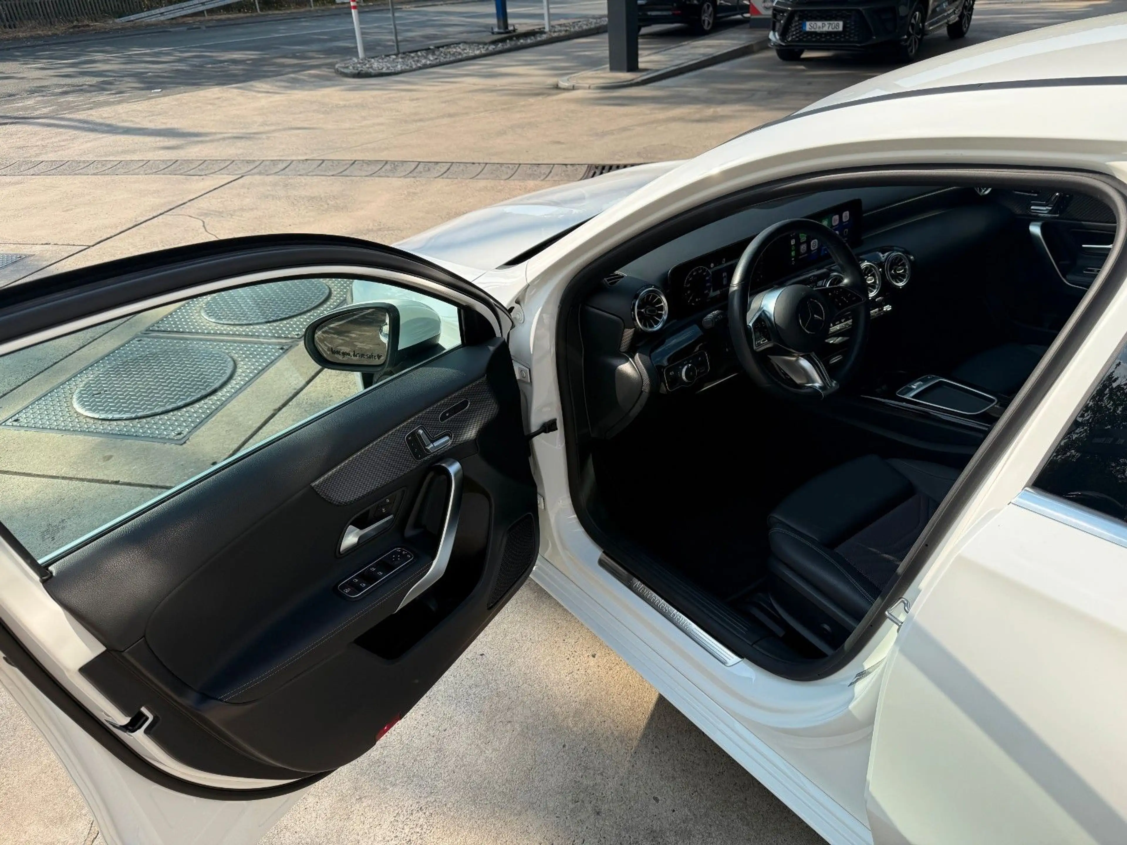 Mercedes-Benz A 180 A TOP AUSSTATTUNG MEMORY 360° KAM GARANTIE — photo 12
