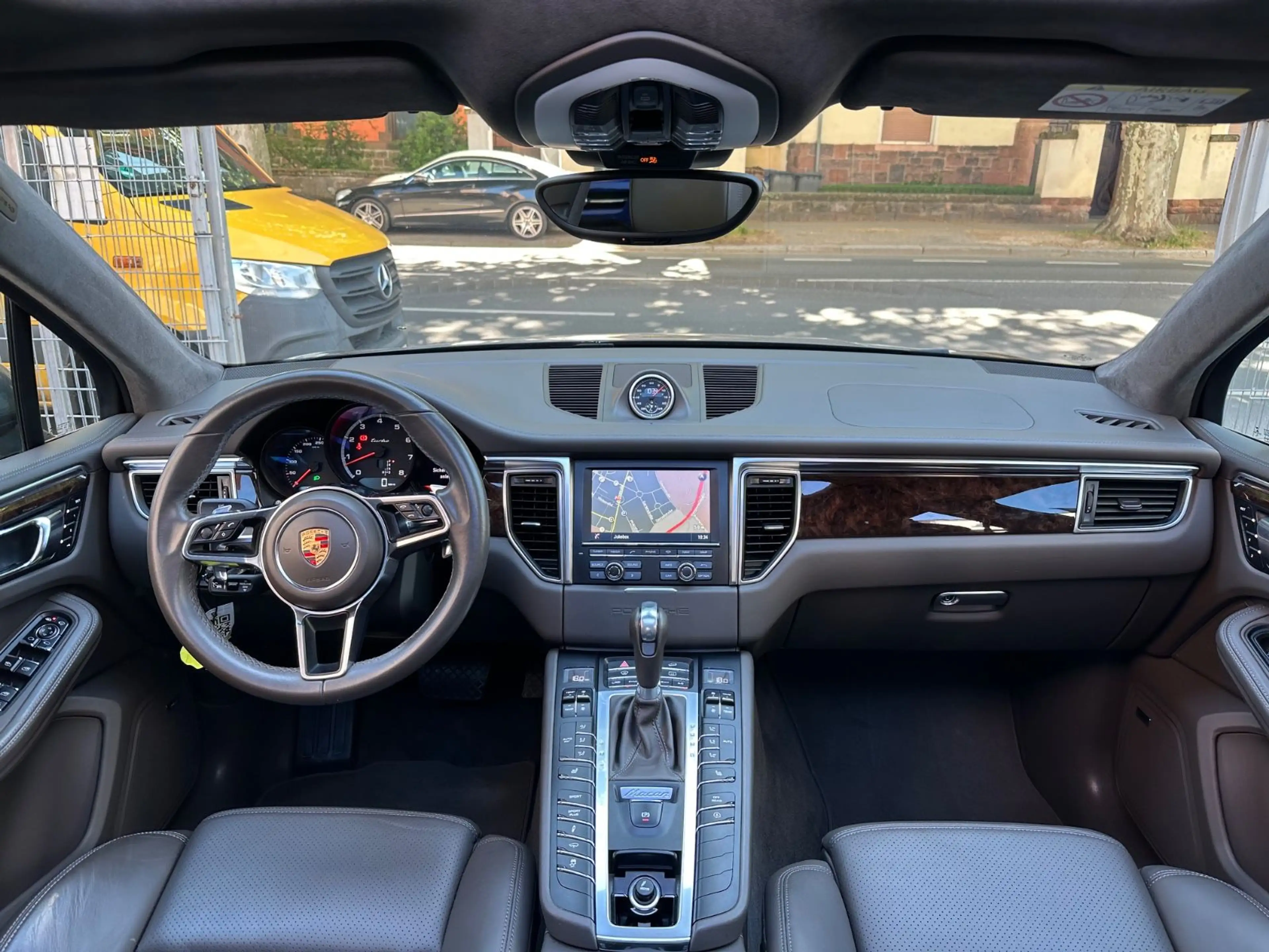 Porsche Macan Turbo Deutsch/Unfallfrei/Scheckheft/2.Hand — photo 15
