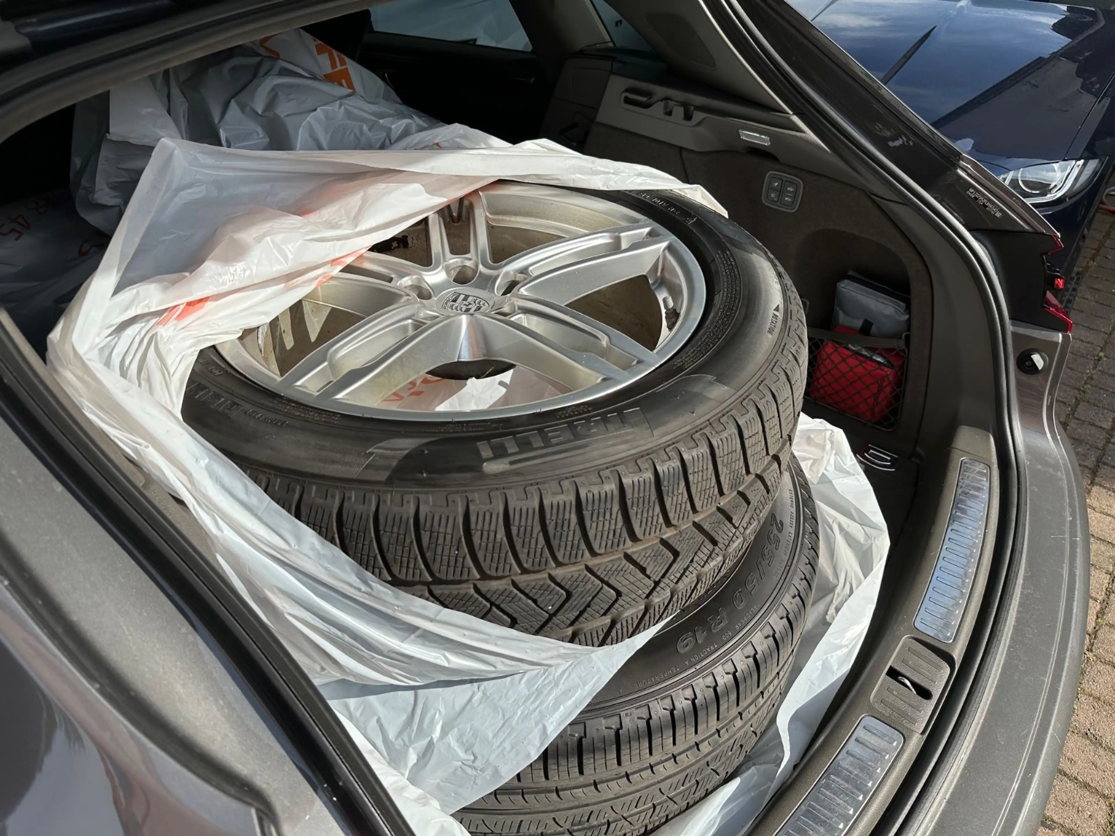 Porsche Macan Turbo Deutsch/Unfallfrei/Scheckheft/2.Hand — photo 8
