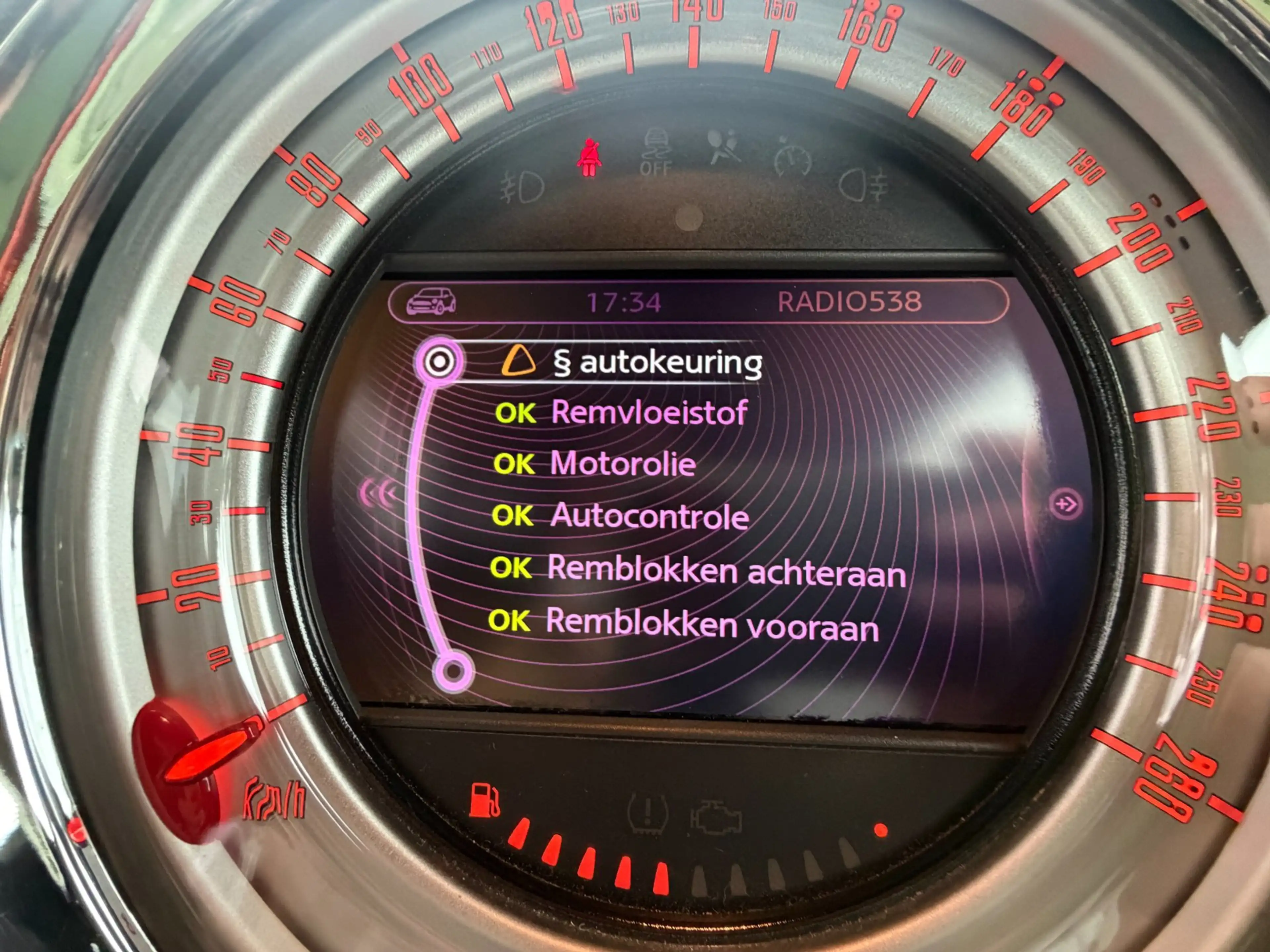 MINI Cooper S Cabrio 1.6 Chili Works / Harman & Kardon / Leder / Cruise — photo 34