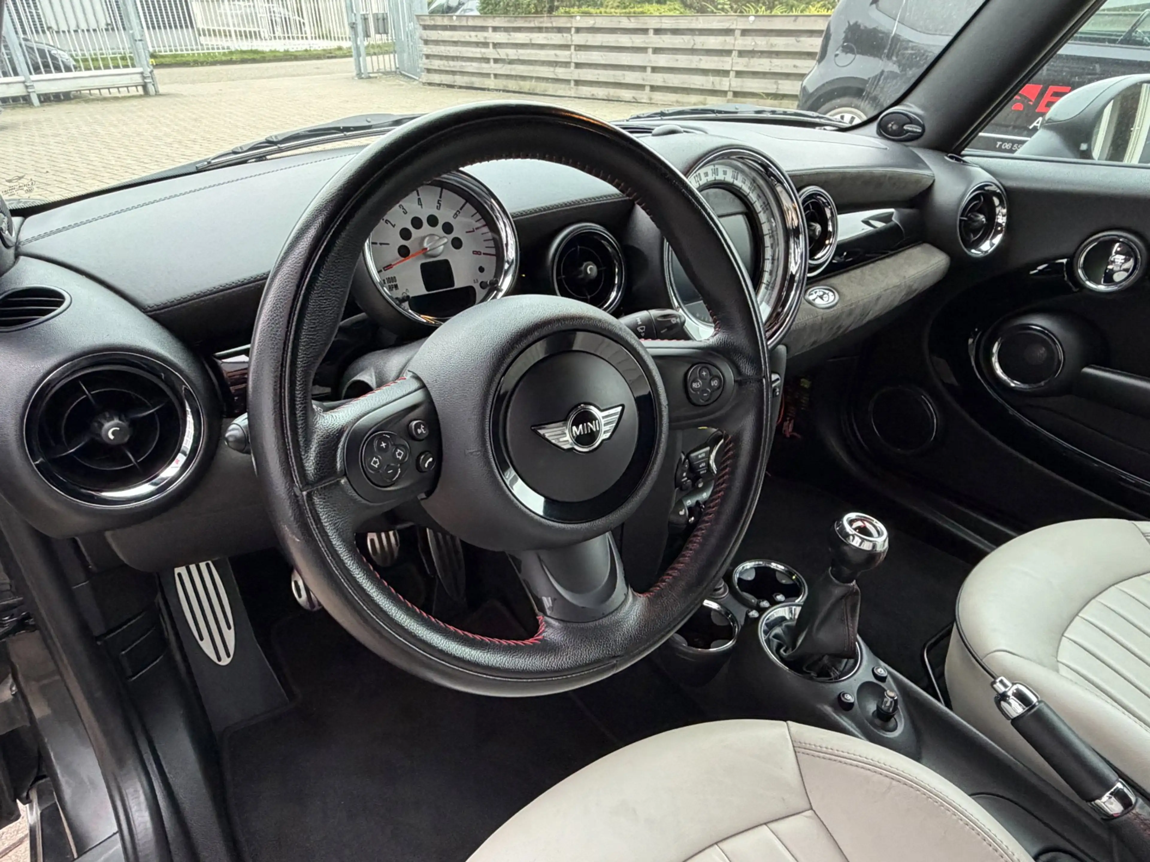 MINI Cooper S Cabrio 1.6 Chili Works / Harman & Kardon / Leder / Cruise — photo 25