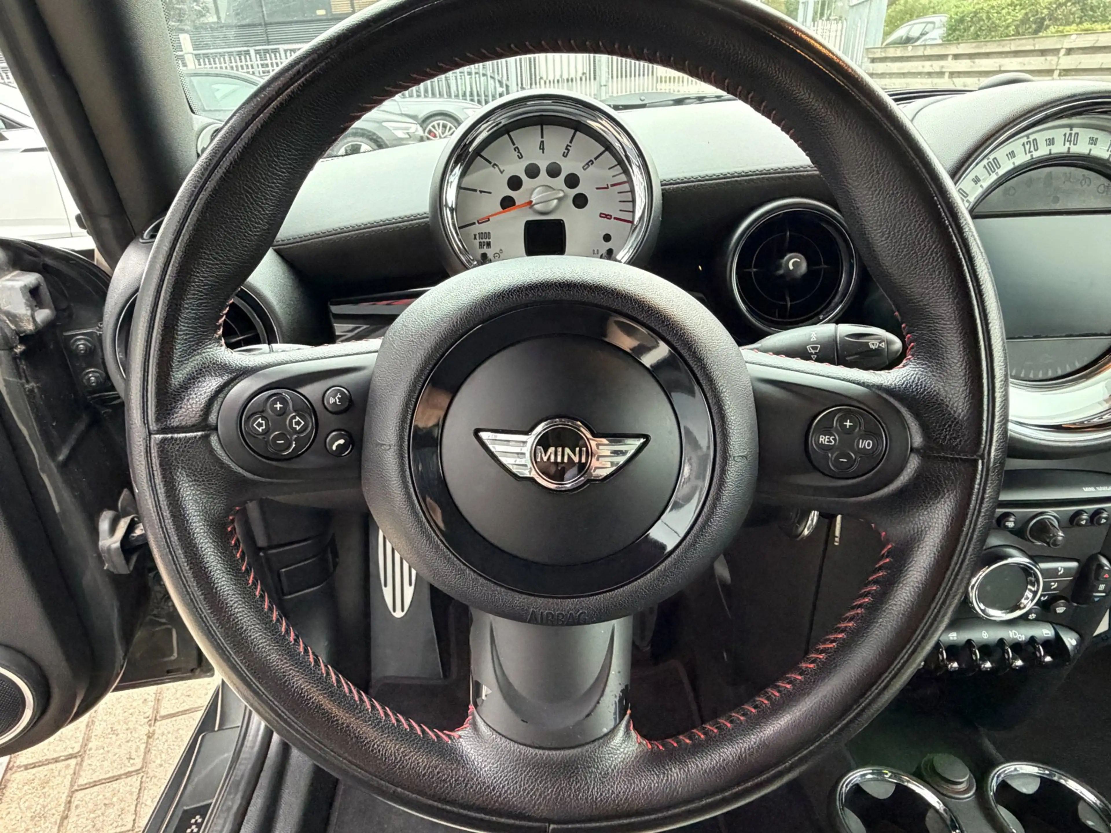 MINI Cooper S Cabrio 1.6 Chili Works / Harman & Kardon / Leder / Cruise — photo 27