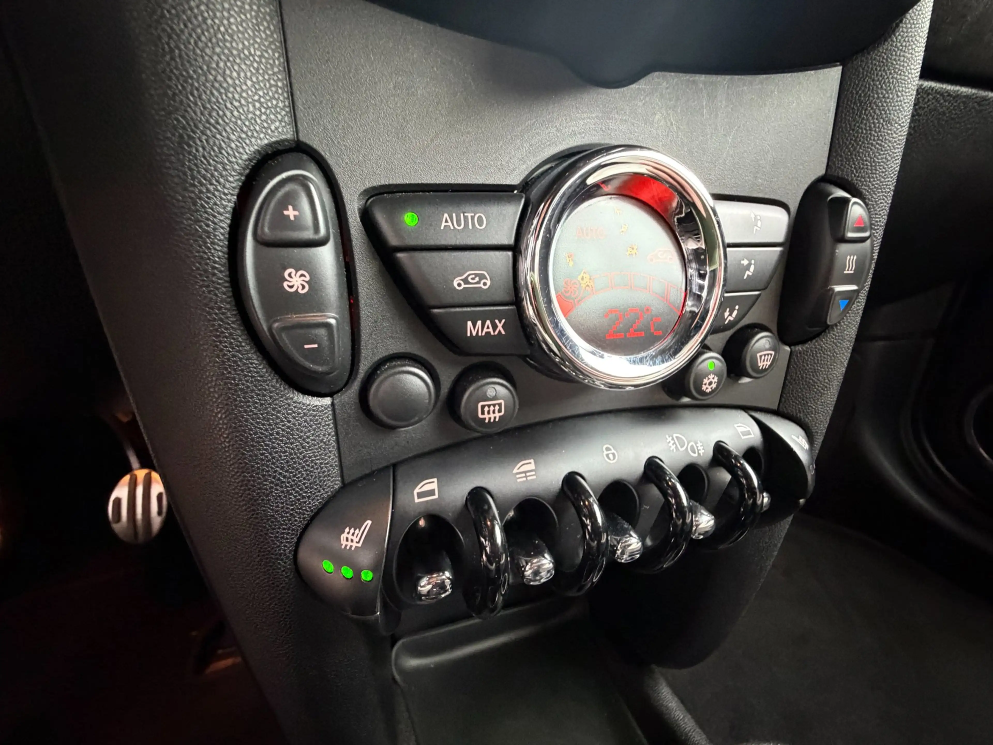 MINI Cooper S Cabrio 1.6 Chili Works / Harman & Kardon / Leder / Cruise — photo 29