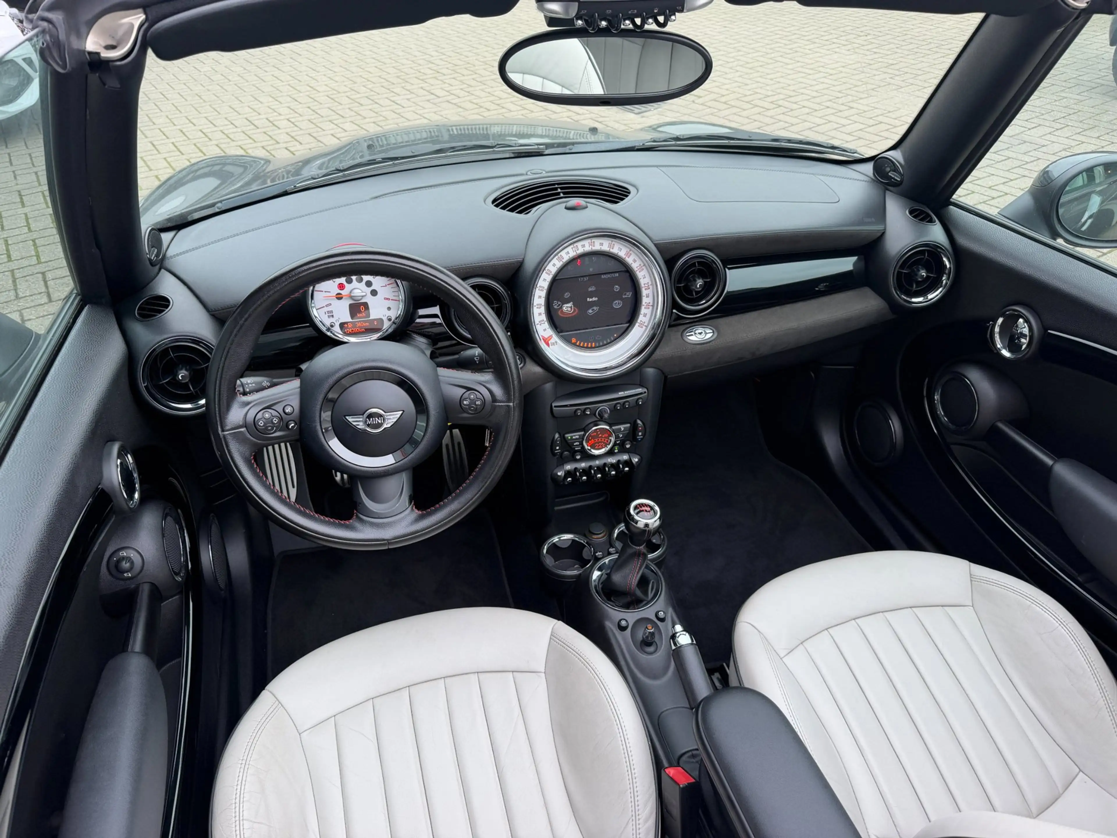 MINI Cooper S Cabrio 1.6 Chili Works / Harman & Kardon / Leder / Cruise — photo 46