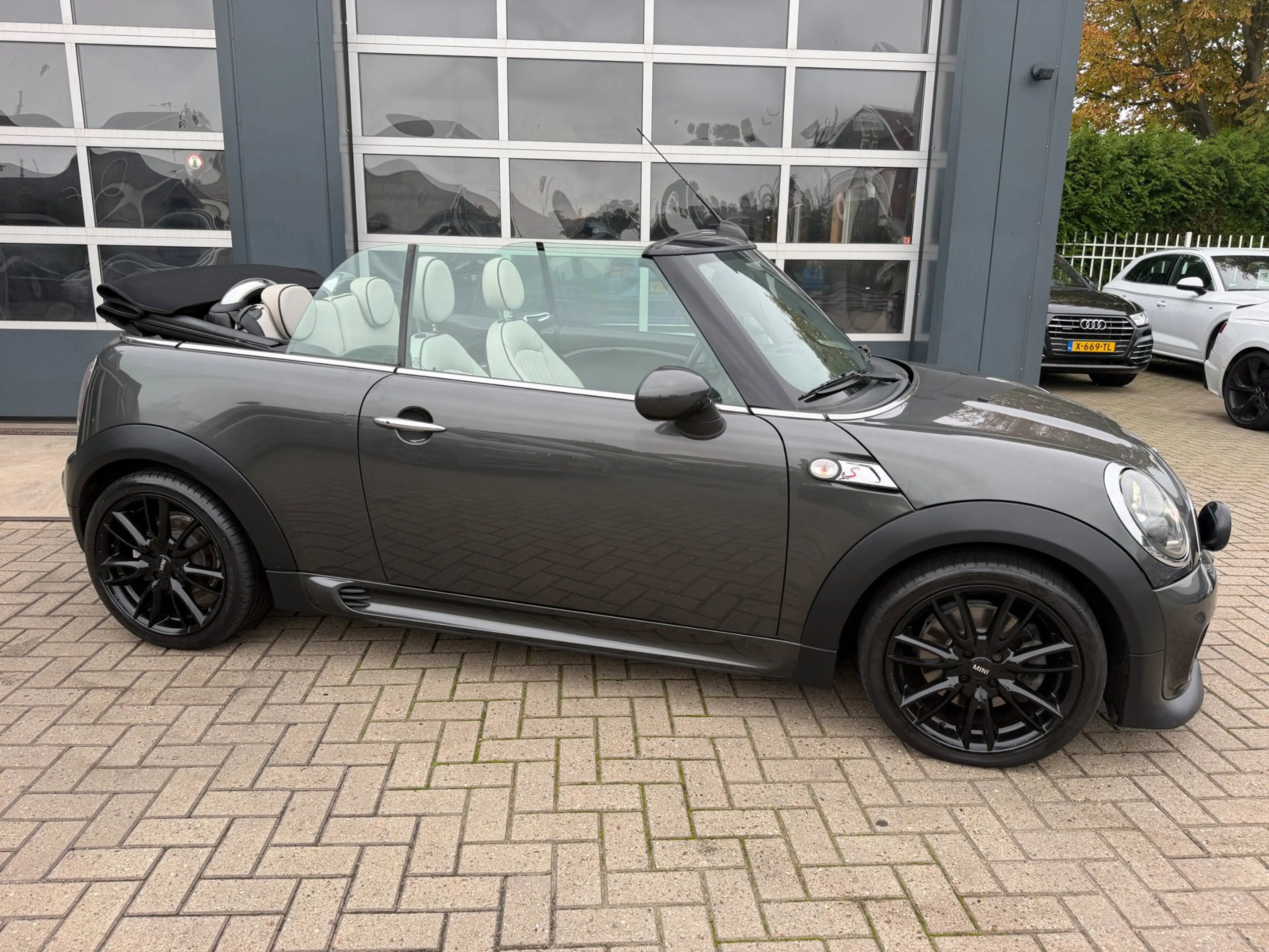 MINI Cooper S Cabrio 1.6 Chili Works / Harman & Kardon / Leder / Cruise — photo 40