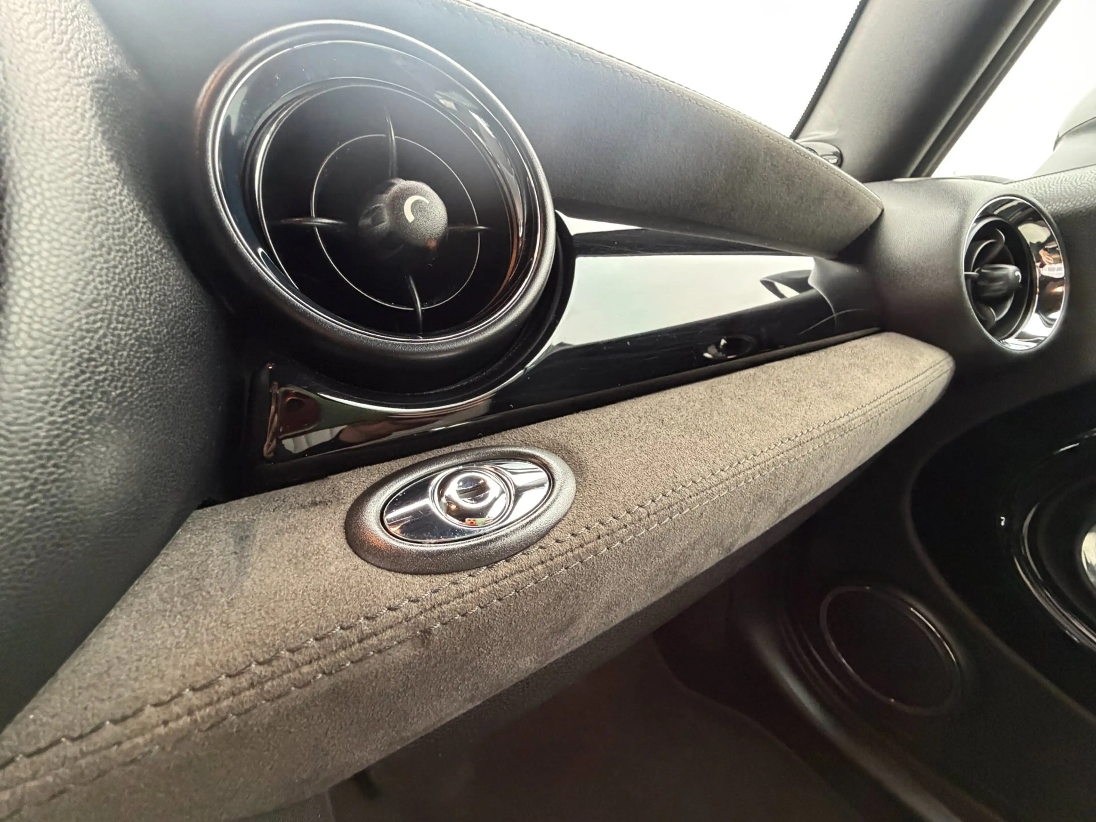 MINI Cooper S Cabrio 1.6 Chili Works / Harman & Kardon / Leder / Cruise — photo 31