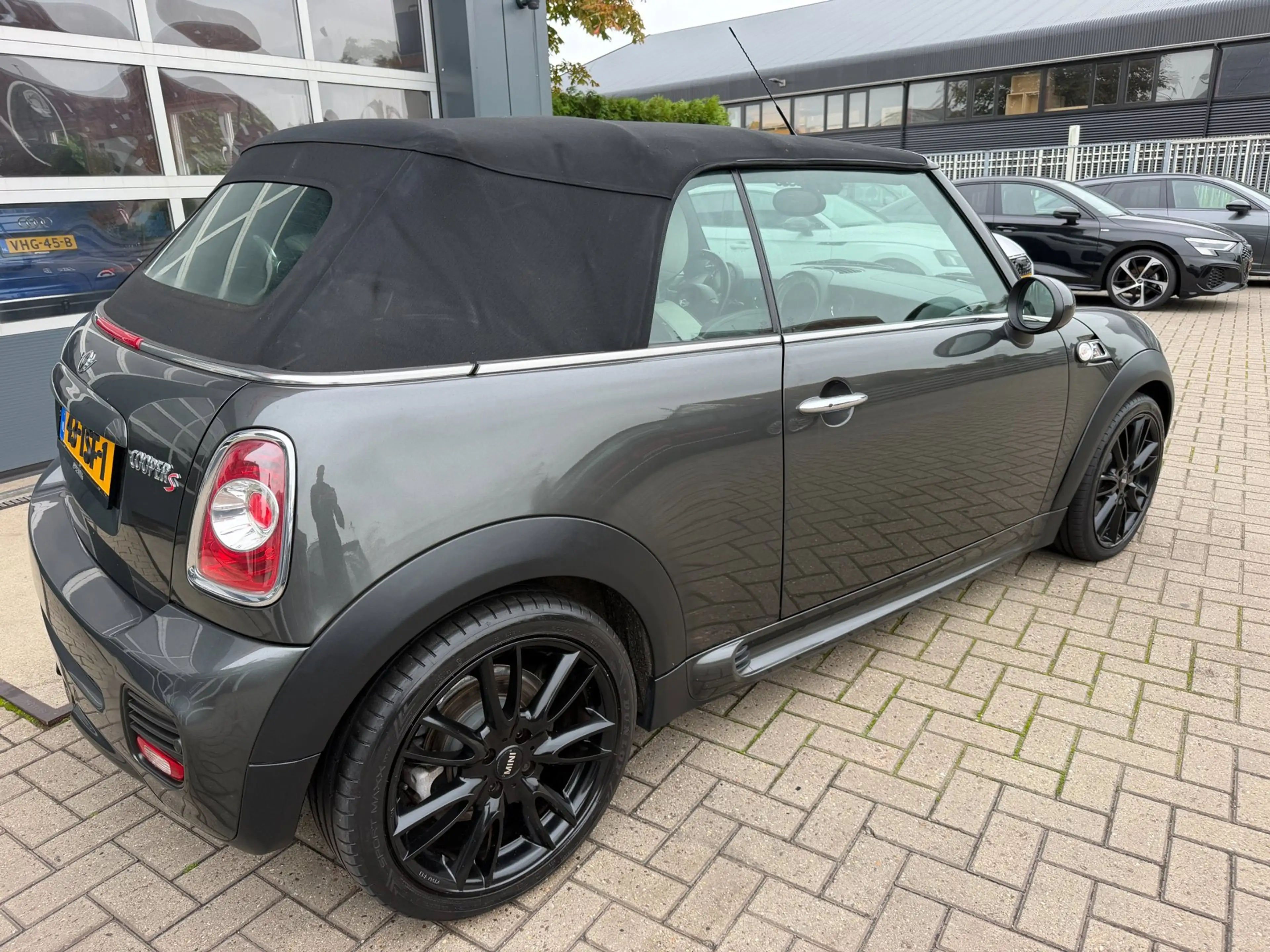 MINI Cooper S Cabrio 1.6 Chili Works / Harman & Kardon / Leder / Cruise — photo 8