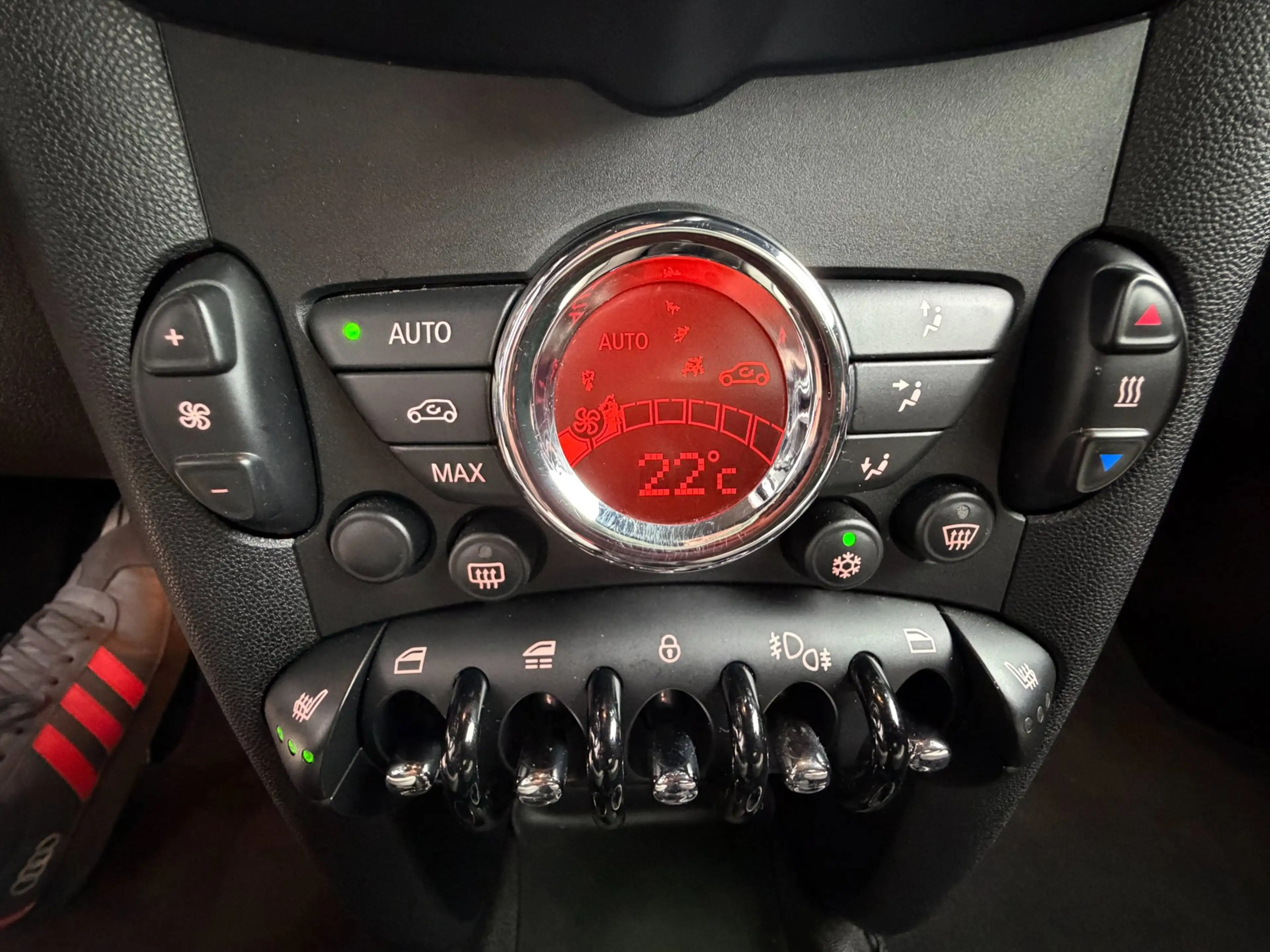MINI Cooper S Cabrio 1.6 Chili Works / Harman & Kardon / Leder / Cruise — photo 30
