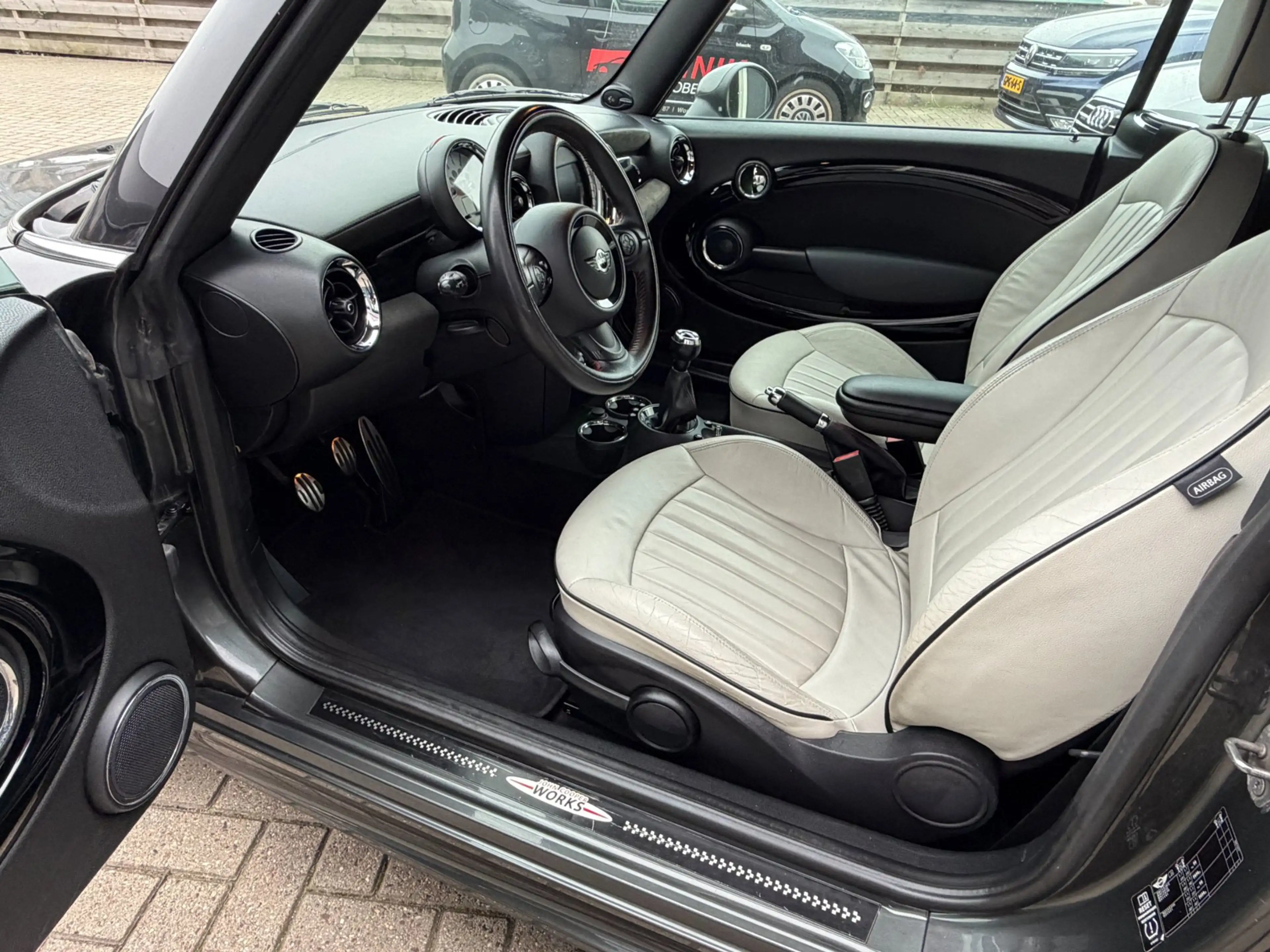 MINI Cooper S Cabrio 1.6 Chili Works / Harman & Kardon / Leder / Cruise — photo 24