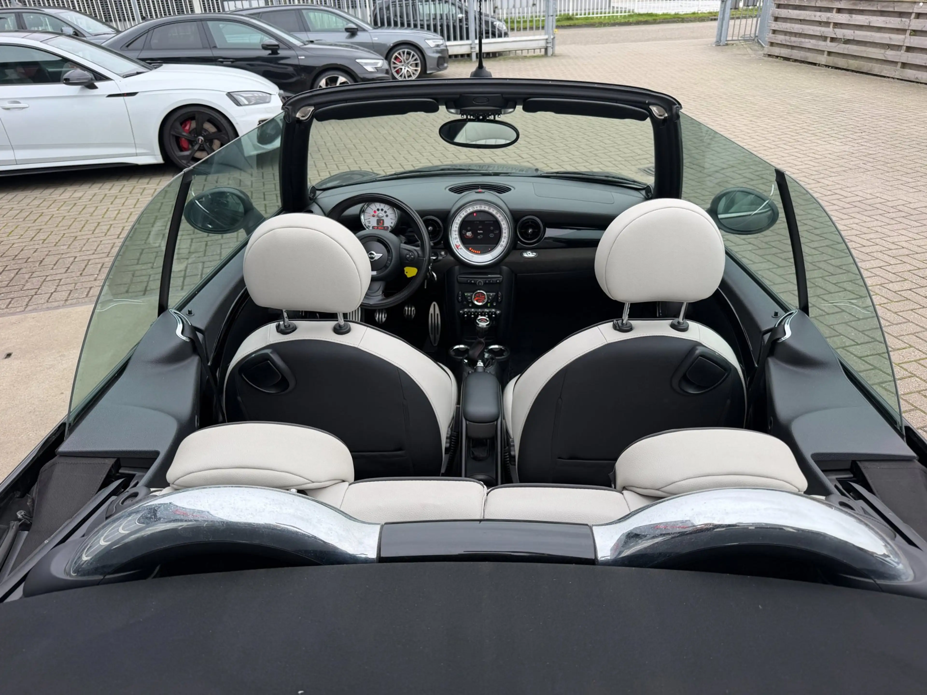 MINI Cooper S Cabrio 1.6 Chili Works / Harman & Kardon / Leder / Cruise — photo 42