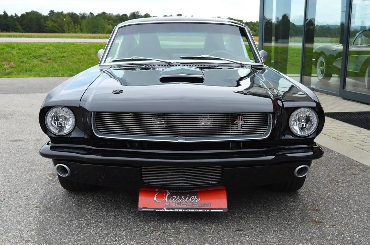 Ford Mustang Fastback Resto-Mod 6.2L, paddle shift, foto 3