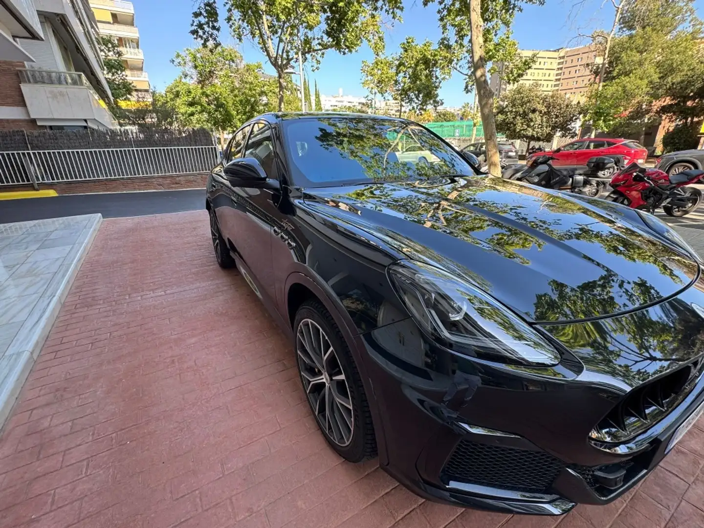 Maserati Grecale 530 Trofeo Aut. Noir - 2