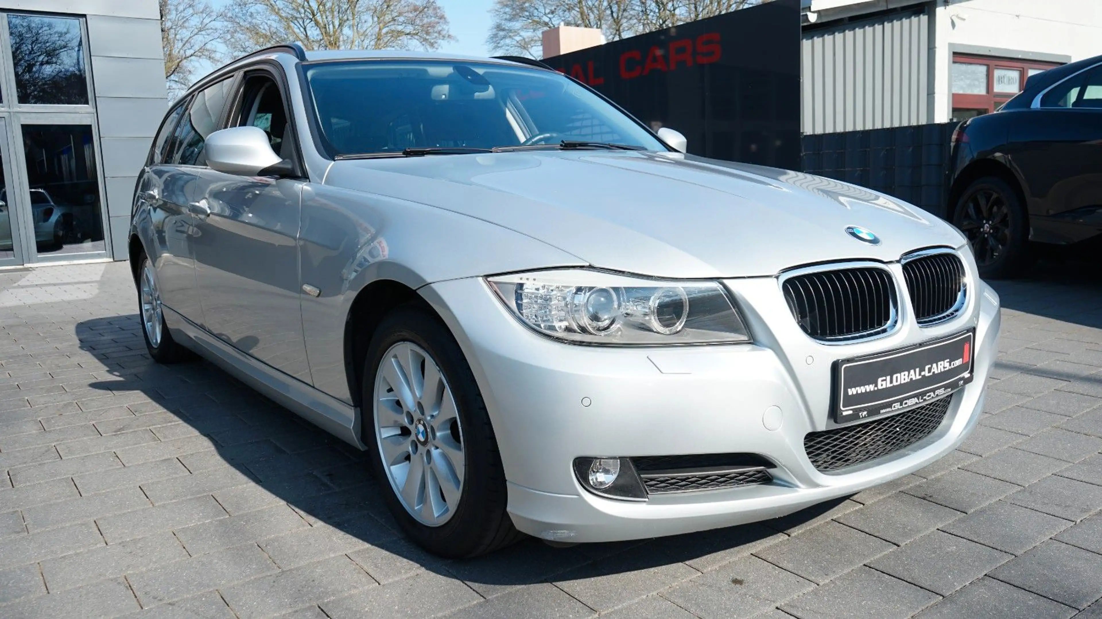 BMW 318 IA STEP. TOURING*BI-XENON*PDC*TÜV 03-2028* — photo 11