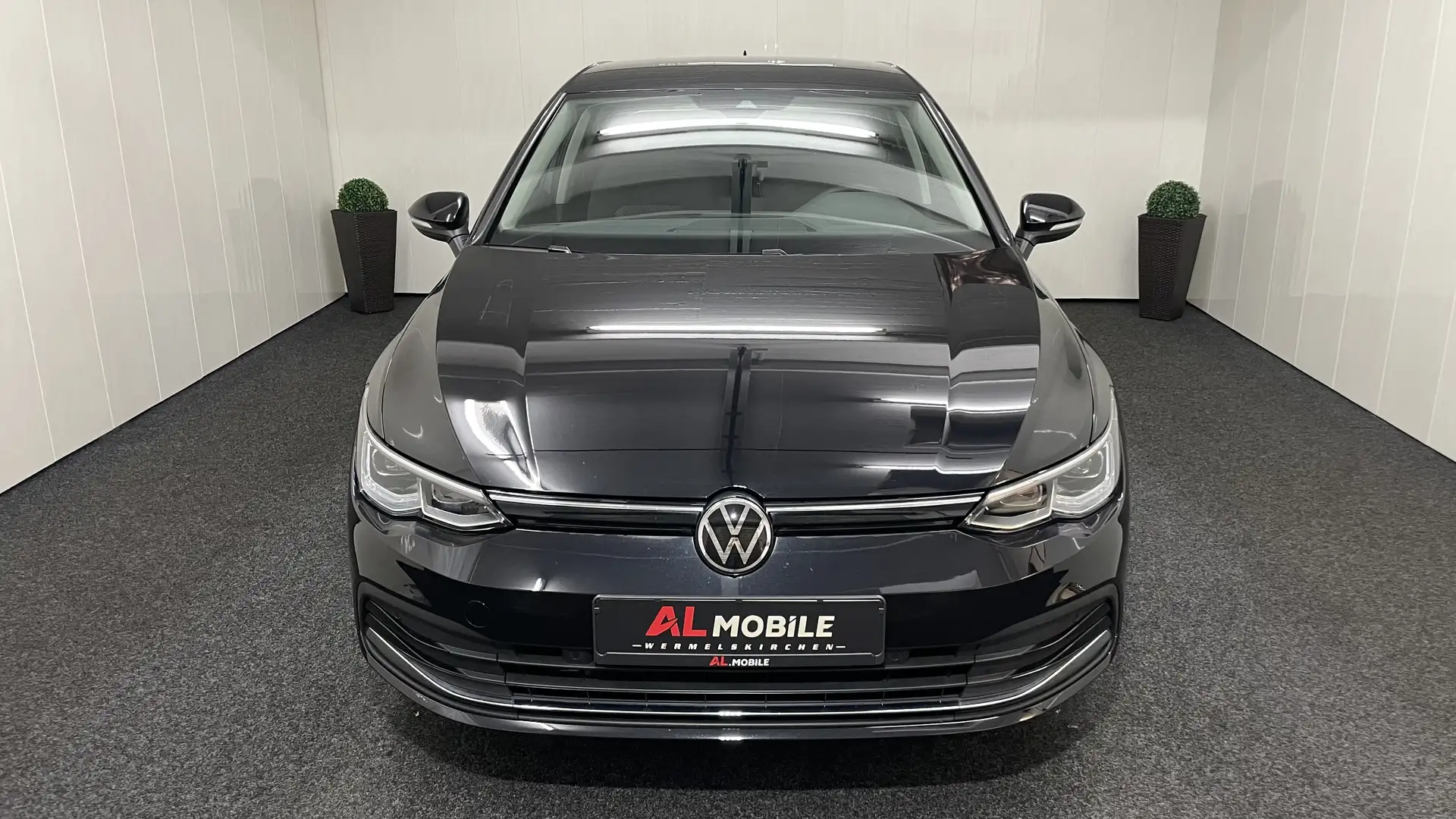 Volkswagen Golf Active 1.5 eTSI DSG  LED NAVI SHZ TEMP APP KAMERA Schwarz - 2